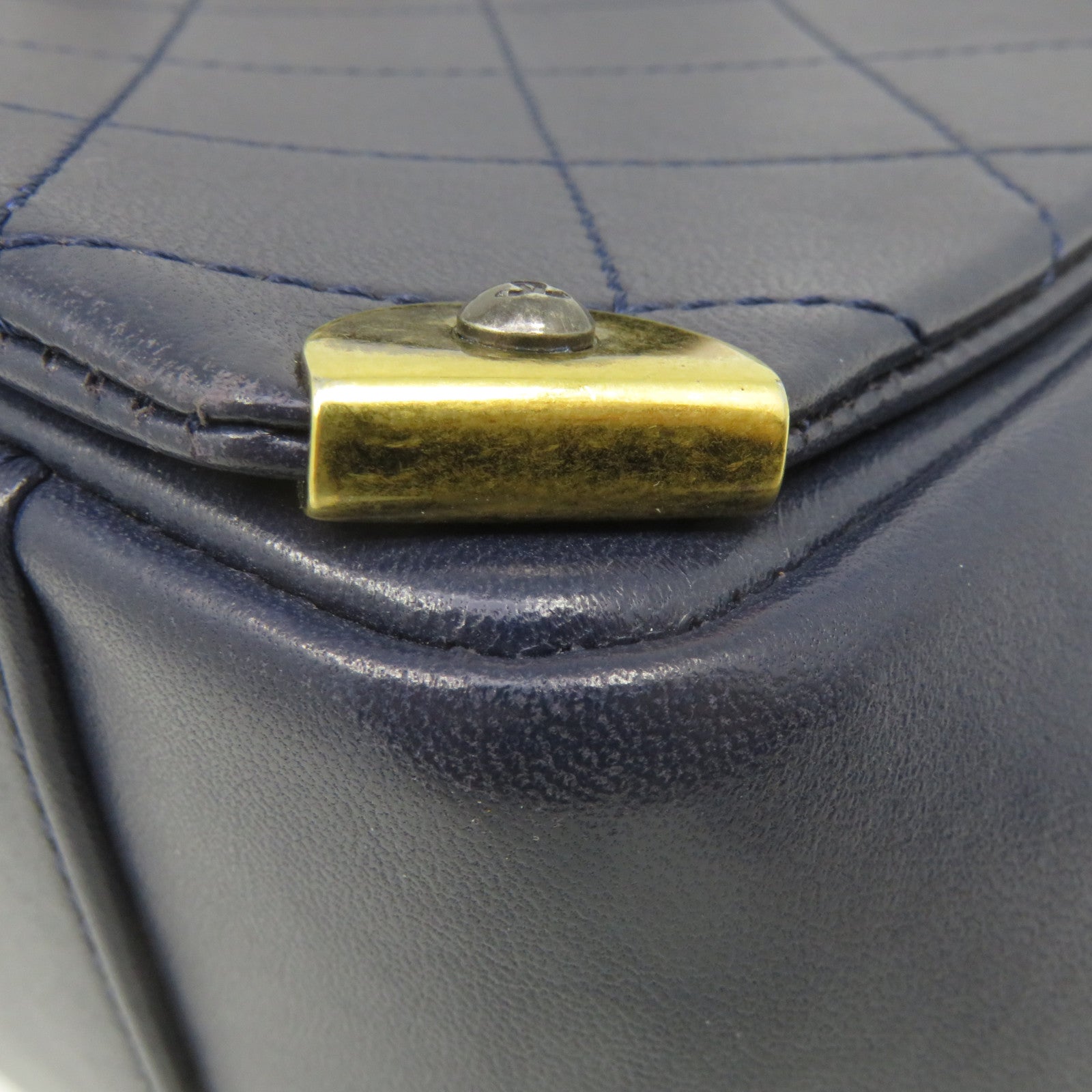 CHANEL Lingge cowhide leather Shoulder Bag gold buckle chain shoulder bag dark blue