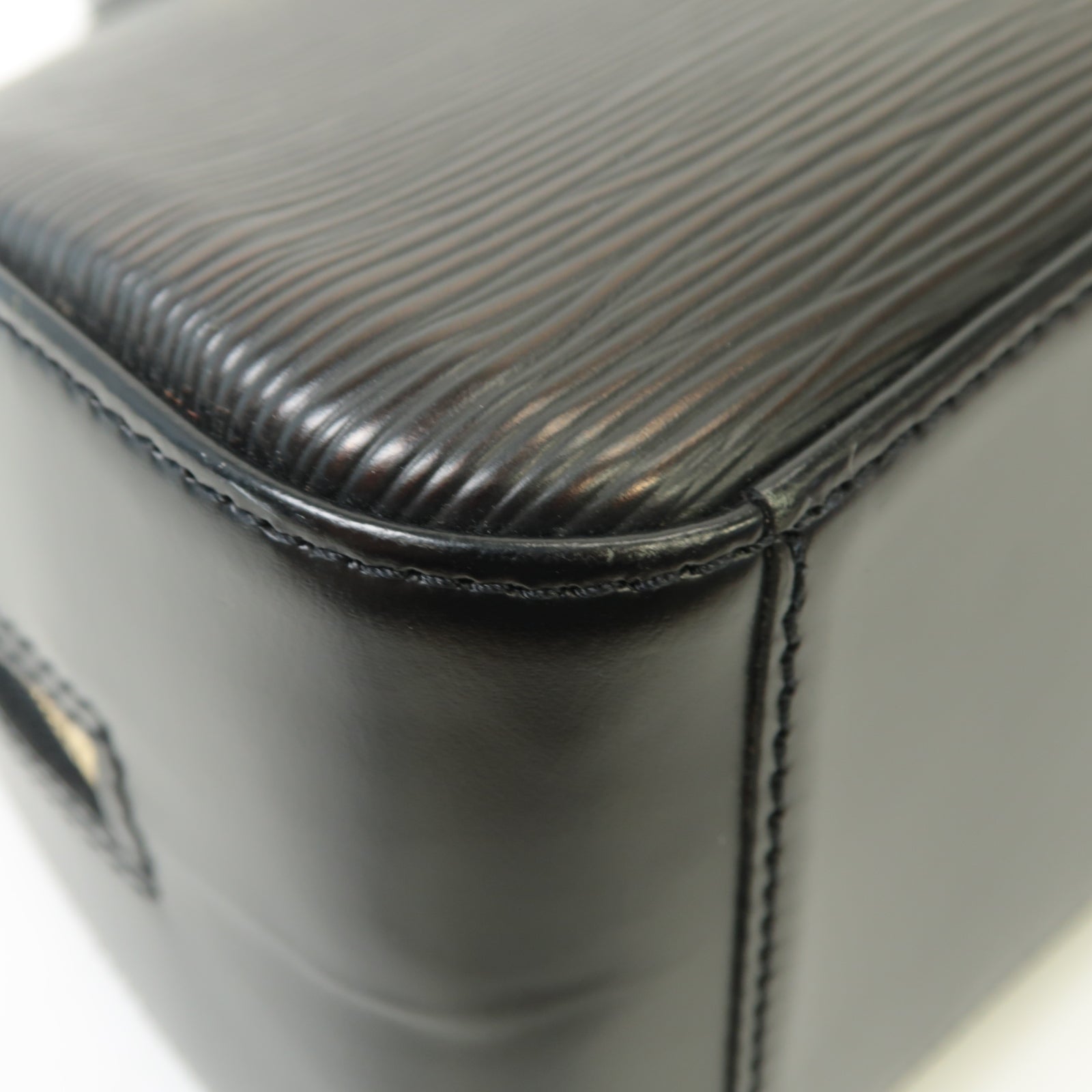 LOUIS VUITTON Epi Jasmin金扣手挽袋黒色