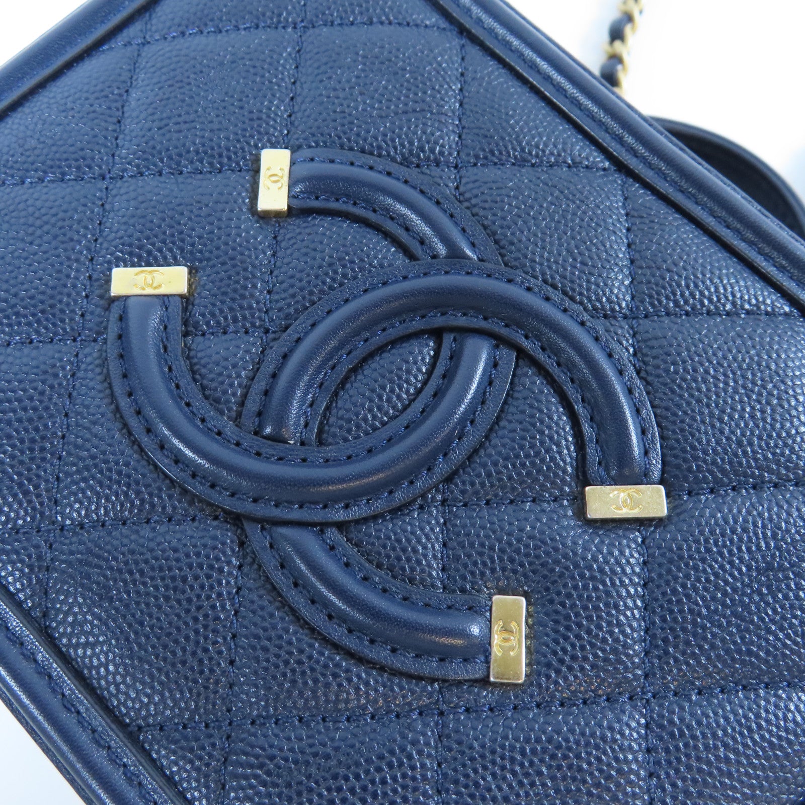 CHANEL 菱格Caviar皮革Vanity Case金扣手挽肩背兩用袋深藍色