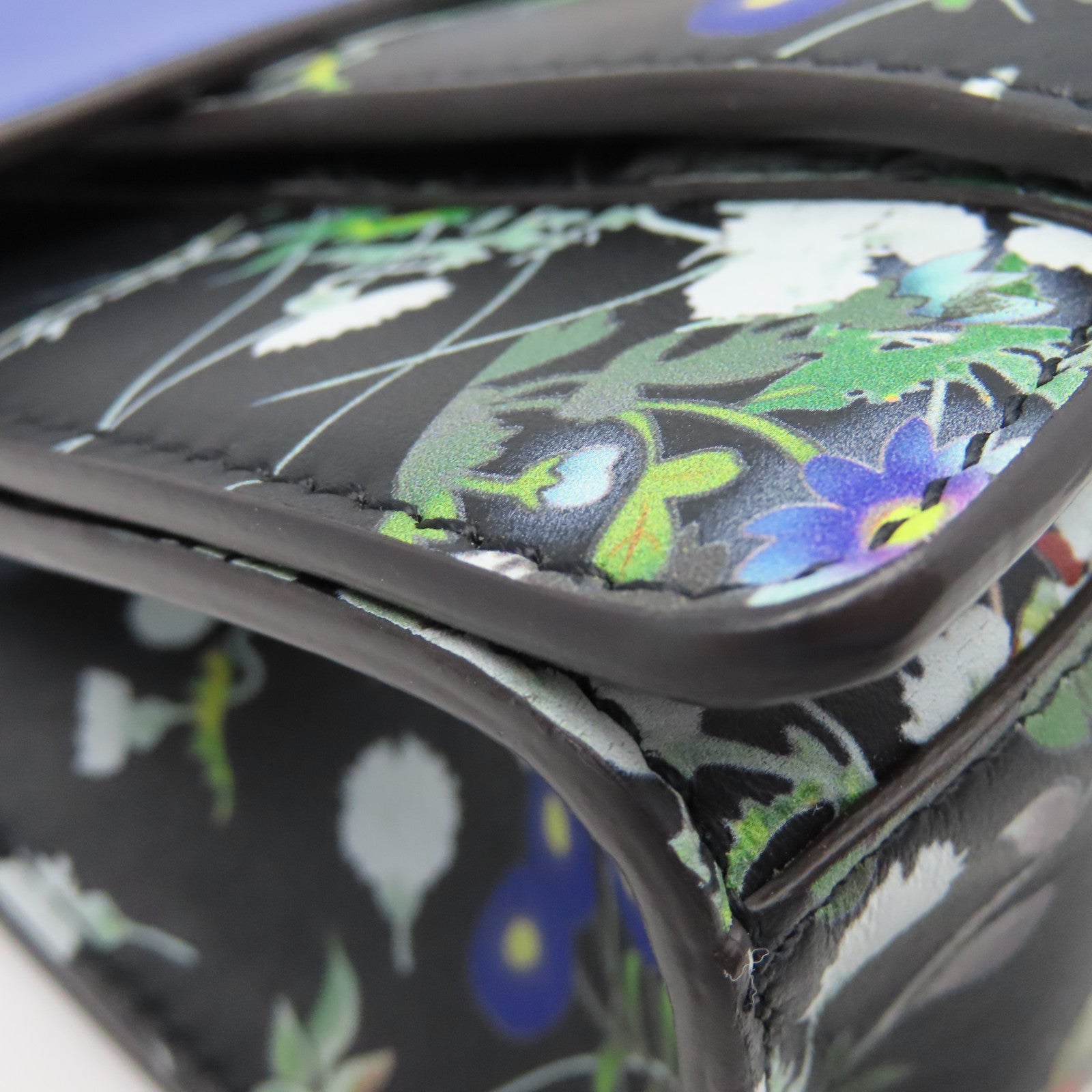GIVENCHY 牛皮皮革Shoulder Bag金扣鏈帶肩背袋多色