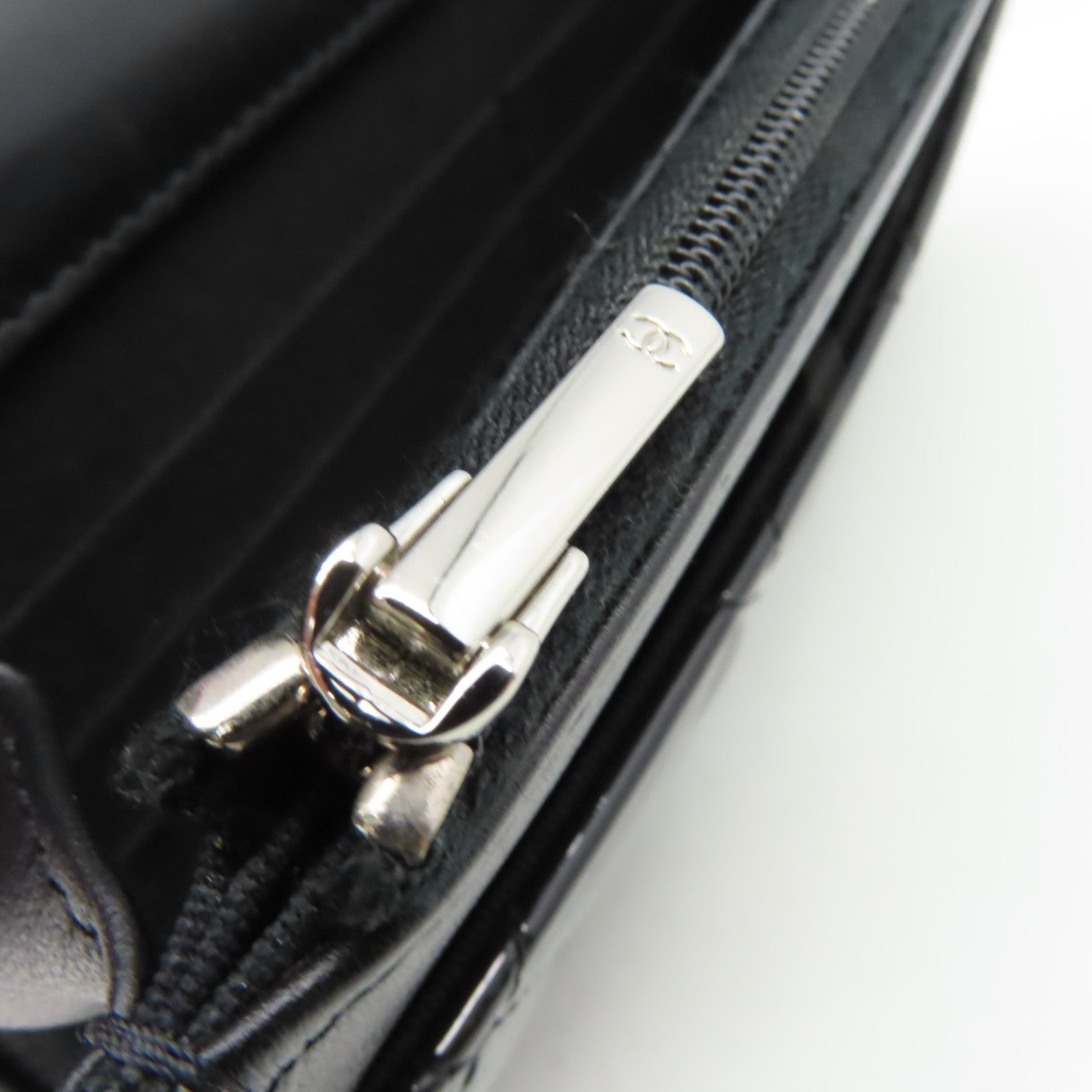 CHANEL 菱格漆皮皮革WOC Wallet On Chain Shoulder Bag銀扣鏈帶肩背袋粉紅色/黑色