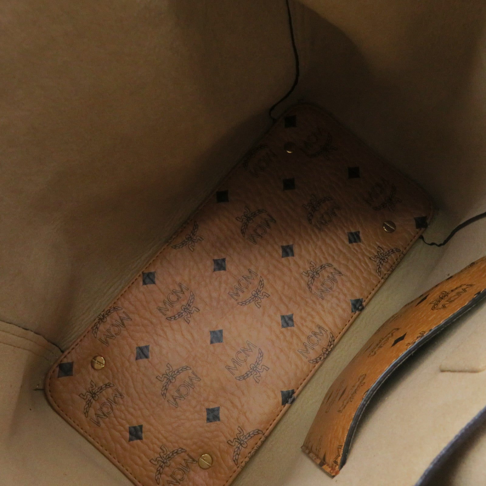 MCM 牛皮皮革Shoulder Bag肩背袋啡色