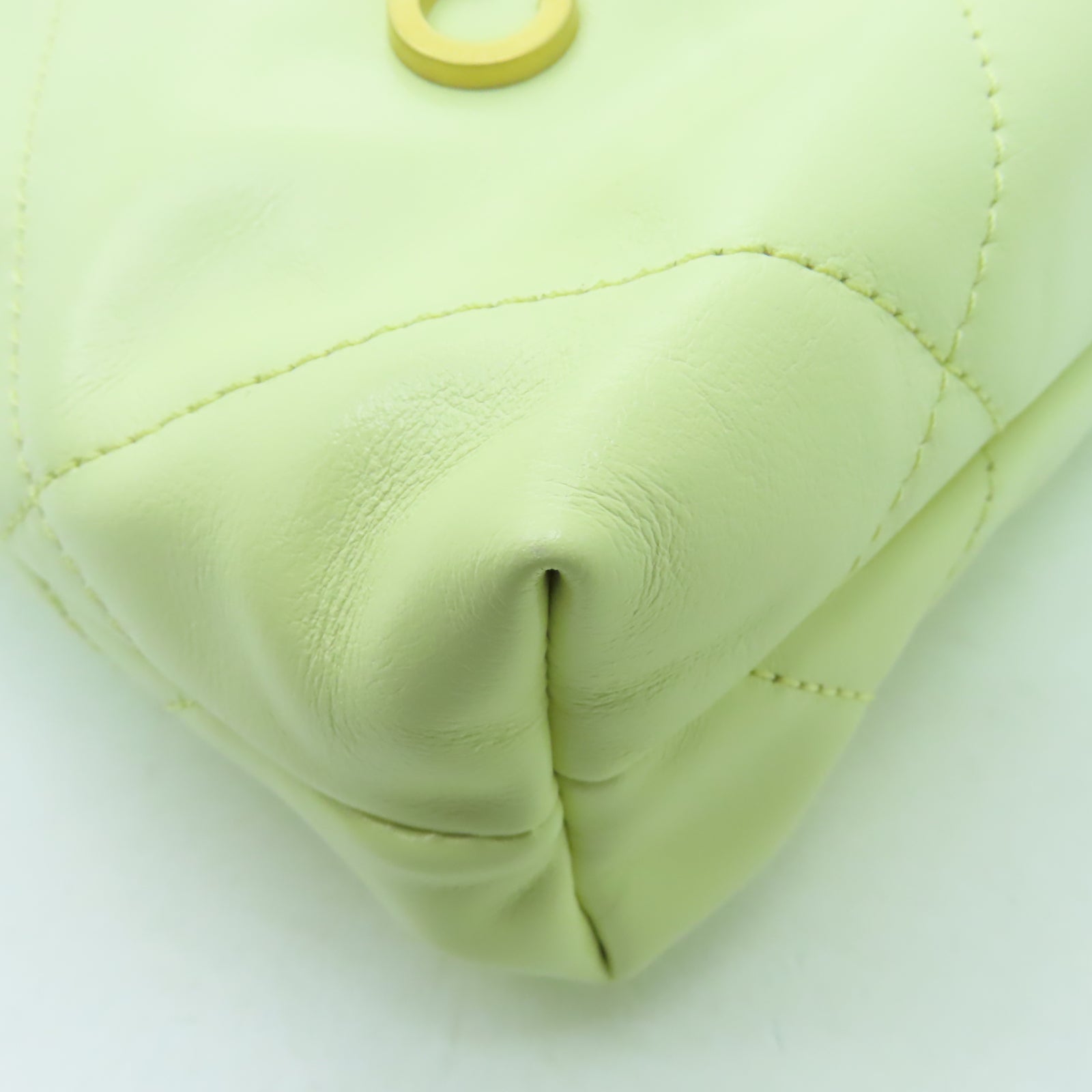 CHANEL 菱格羊皮皮革Chanel 22 Mini金扣鏈帶手挽肩背兩用袋黃色