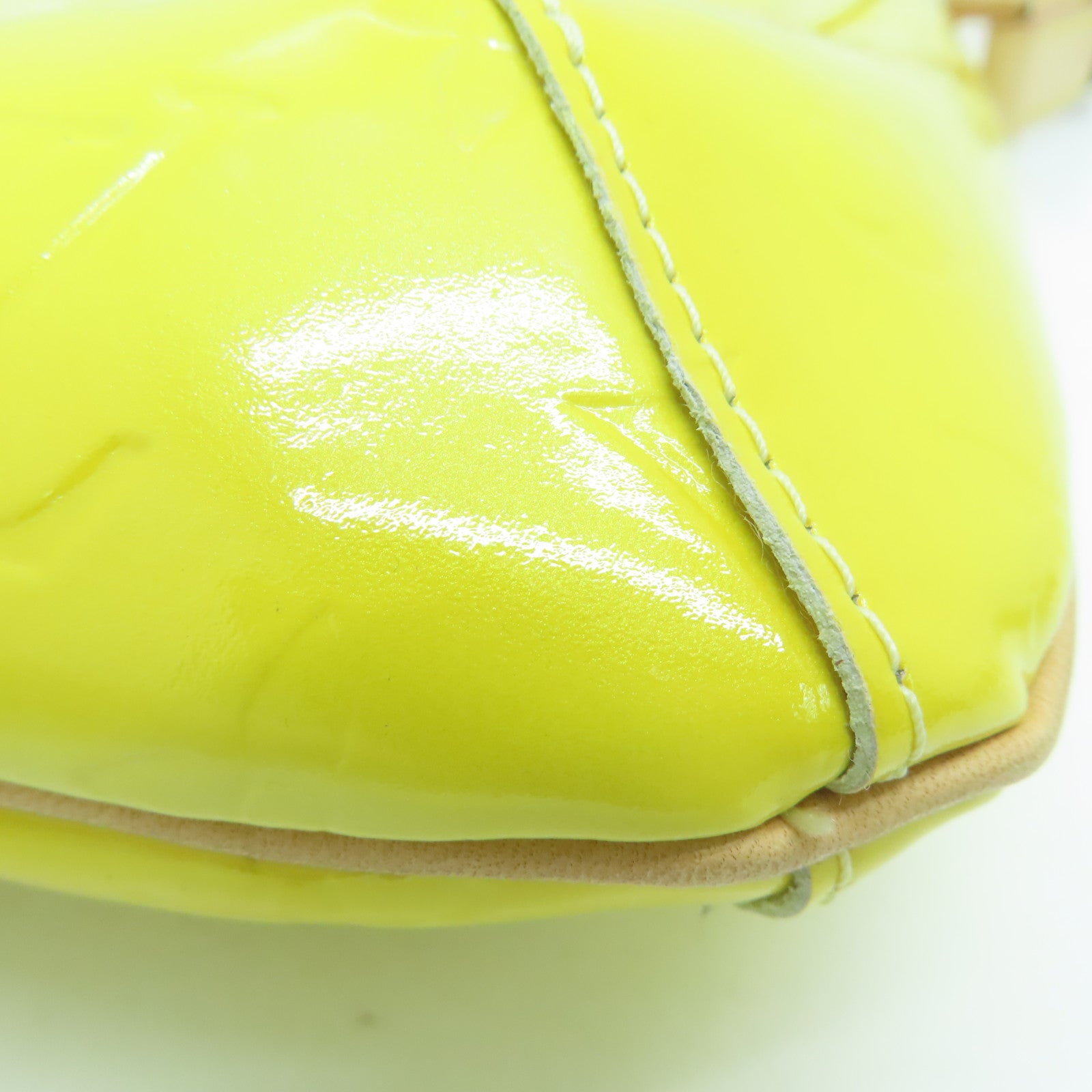 LOUIS VUITTON Monogram Vernis Thompson Street金扣肩背袋黄色