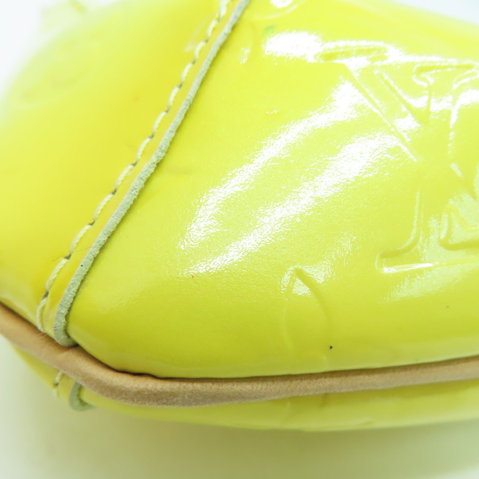 LOUIS VUITTON Monogram Vernis Thompson Street金扣肩背袋黄色