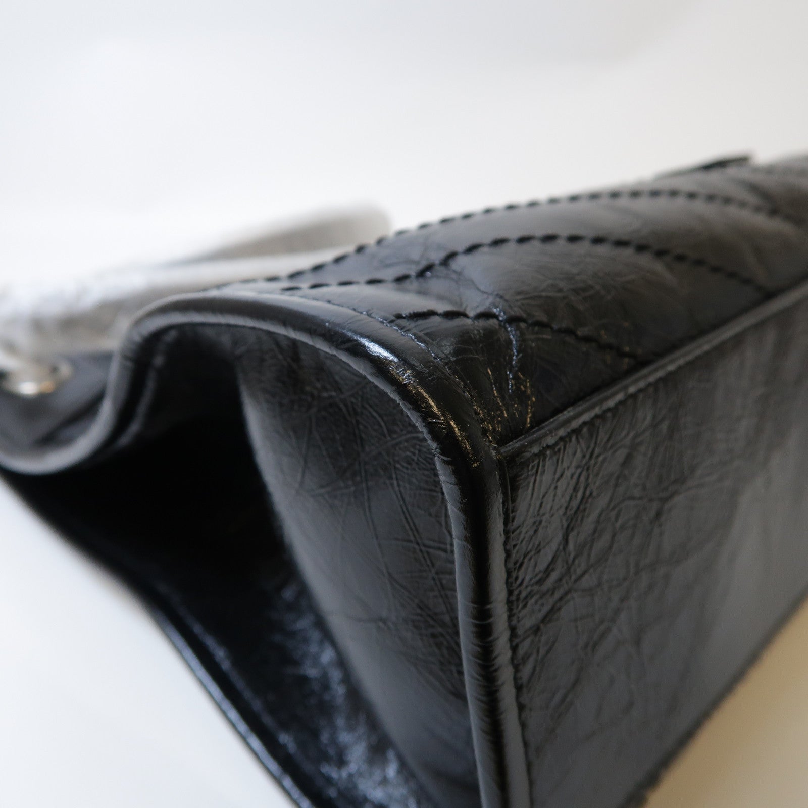 SAINT LAURENT 牛皮皮革Niki銀扣肩背袋黑色