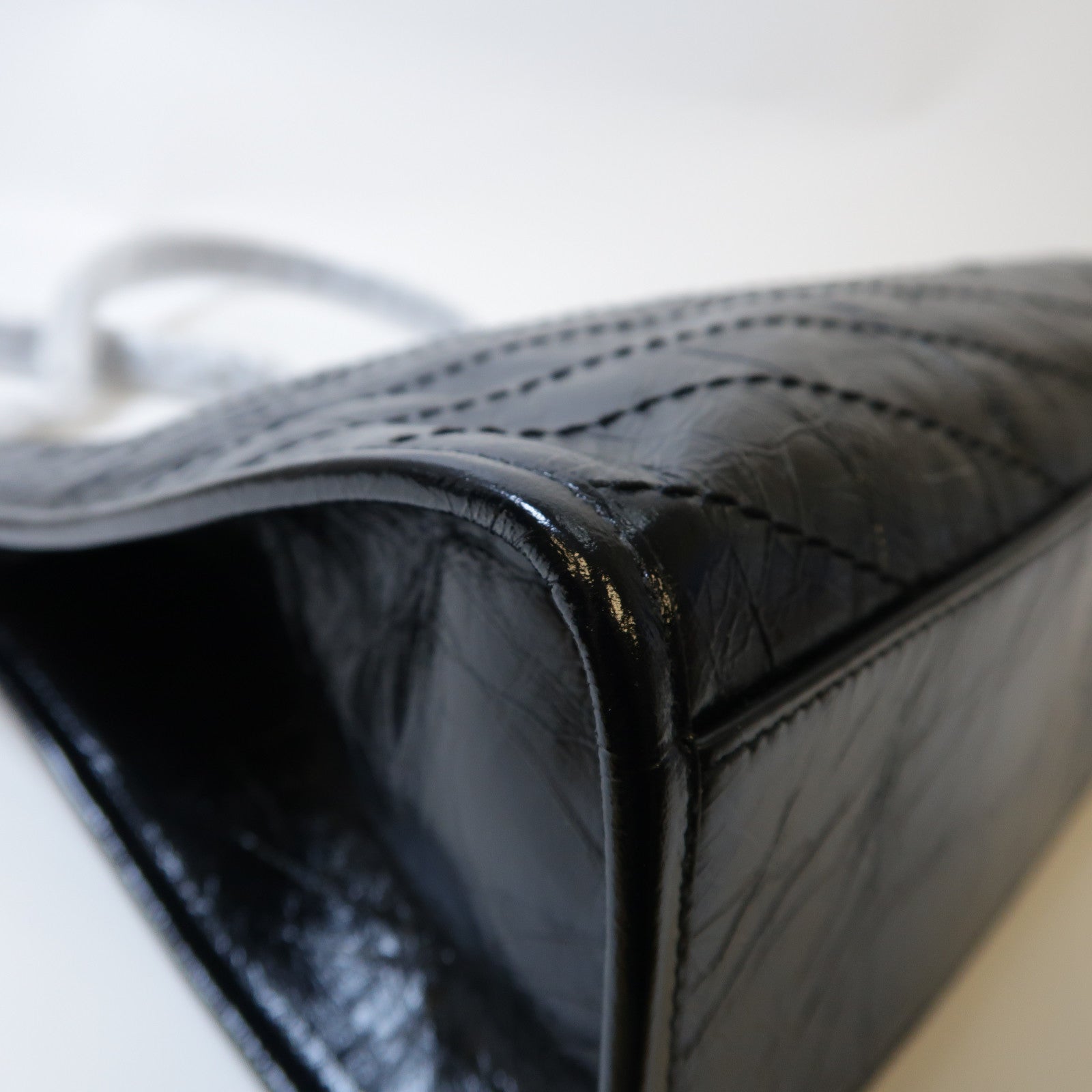 SAINT LAURENT 牛皮皮革Niki銀扣肩背袋黑色