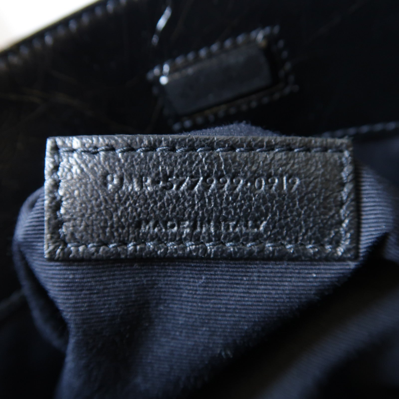 SAINT LAURENT 牛皮皮革Niki銀扣肩背袋黑色