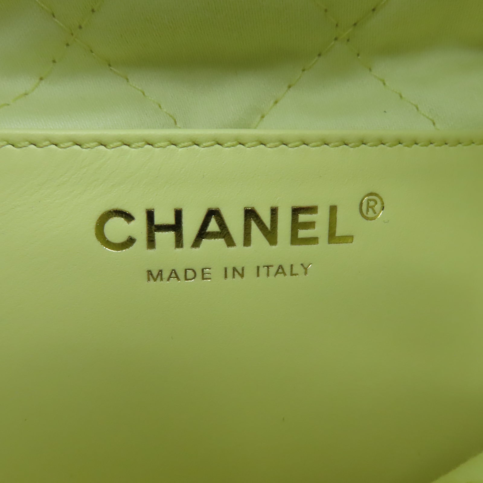 CHANEL 菱格羊皮皮革Chanel 22 Mini金扣鏈帶手挽肩背兩用袋黃色
