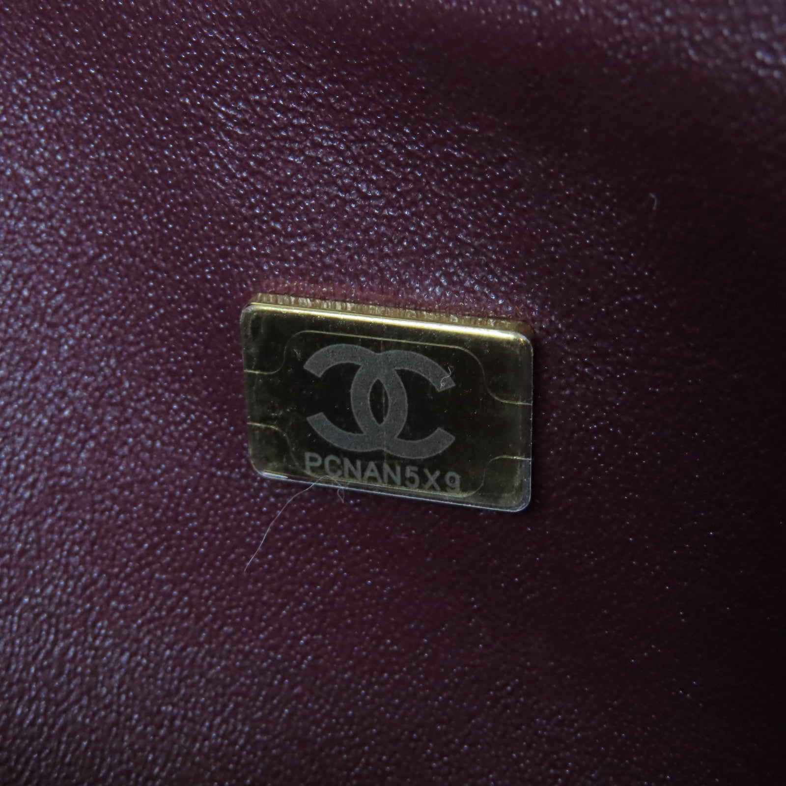 CHANEL 菱格Caviar皮革Classic 23cm金扣鏈帶肩背袋黑色