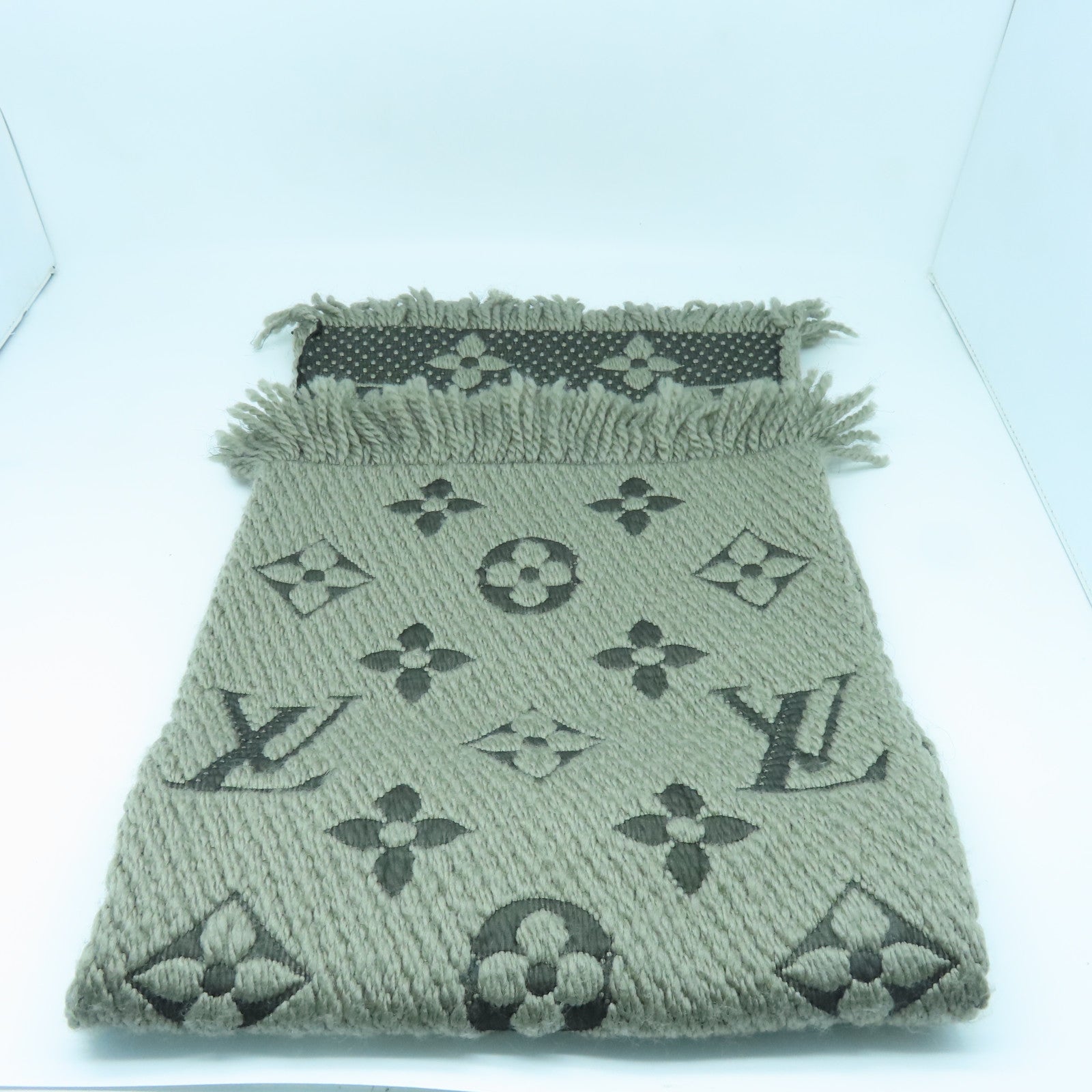 LOUIS VUITTON 羊毛Scarf丝巾灰色