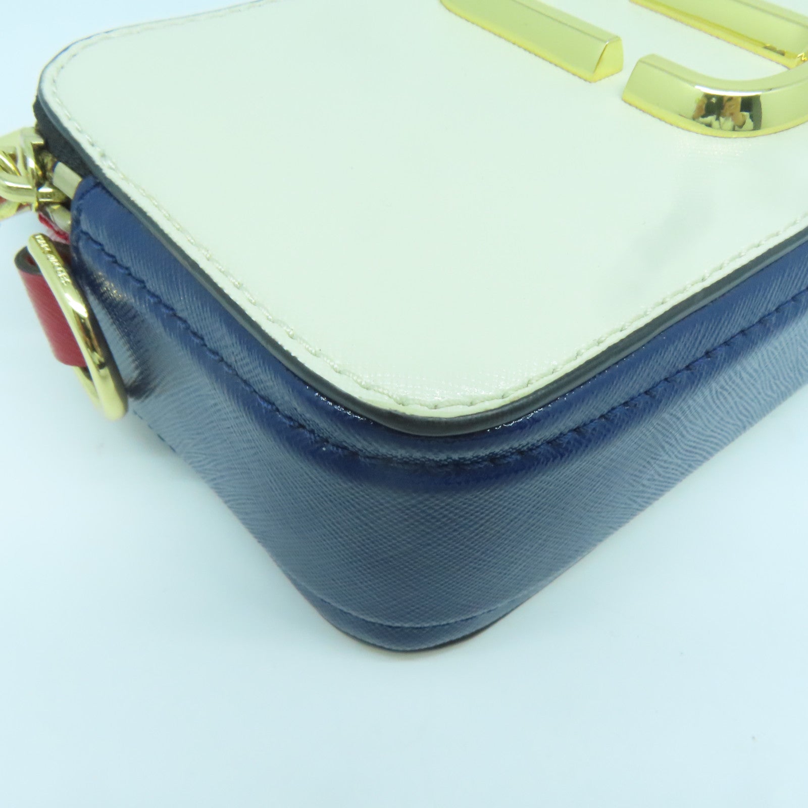 MARC JACOBS 塗層帆布Shoulder Bag金扣肩背袋白色/紅色/深藍色