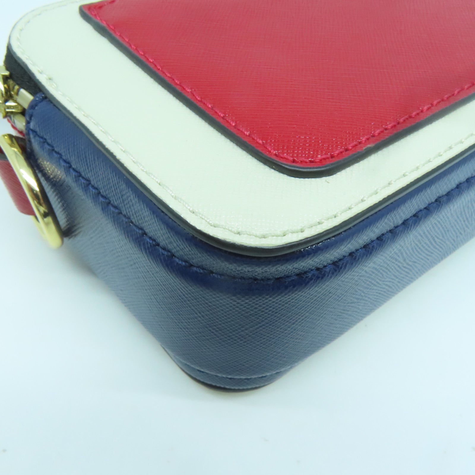 MARC JACOBS 塗層帆布Shoulder Bag金扣肩背袋白色/紅色/深藍色