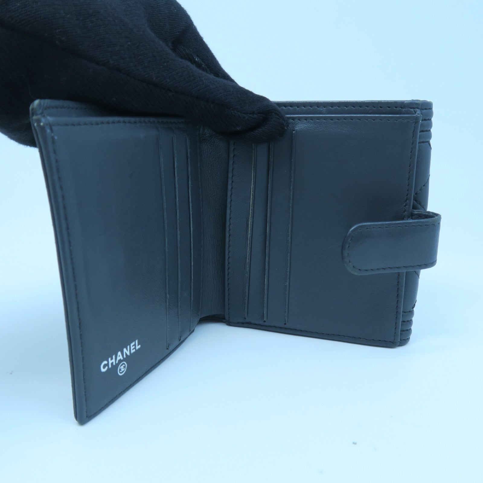 CHANEL 菱格牛皮皮革Boy Wallet銀扣錢包銀灰色