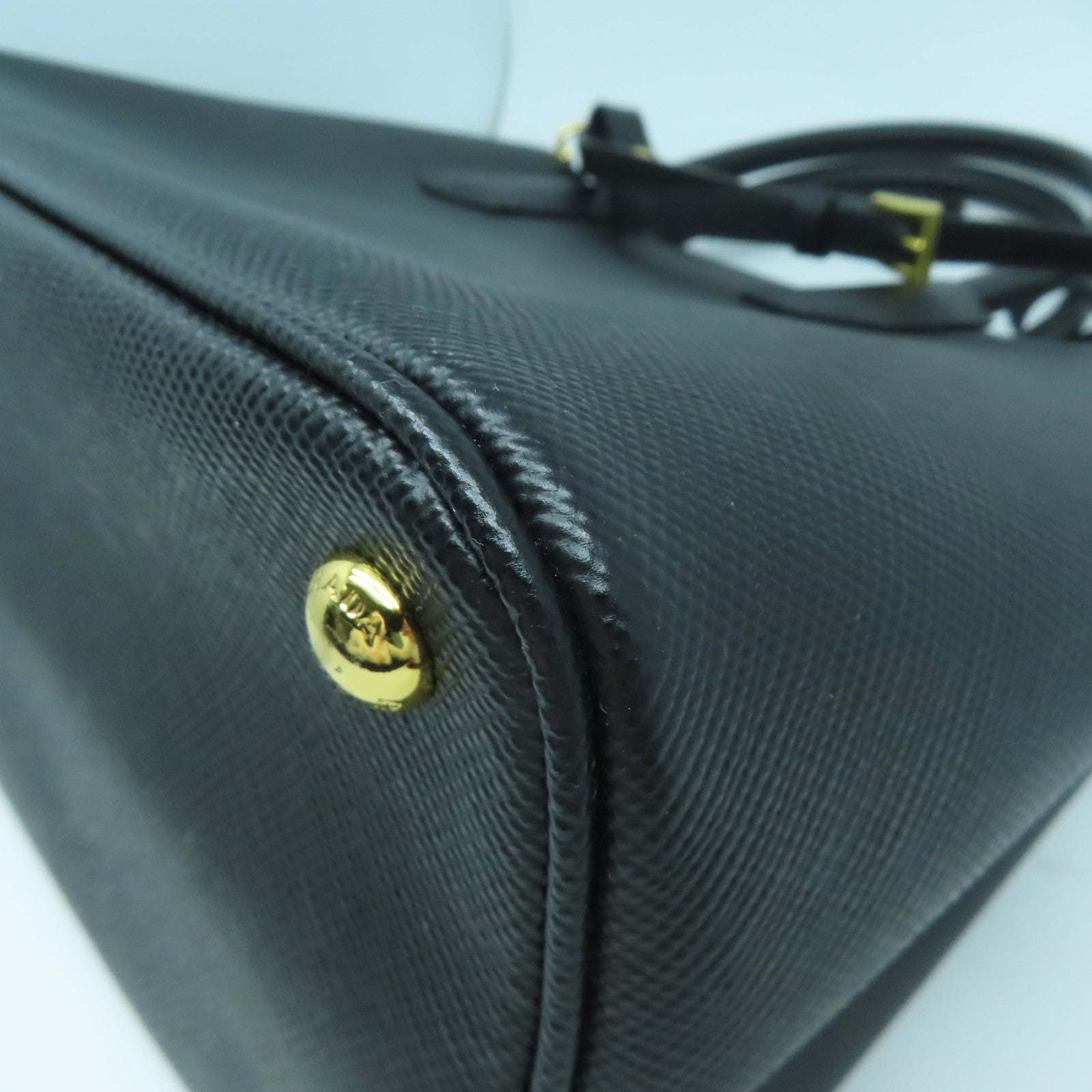 PRADA Saffiano皮革2Way Shoulder Bag金扣手挽肩背兩用袋黑色