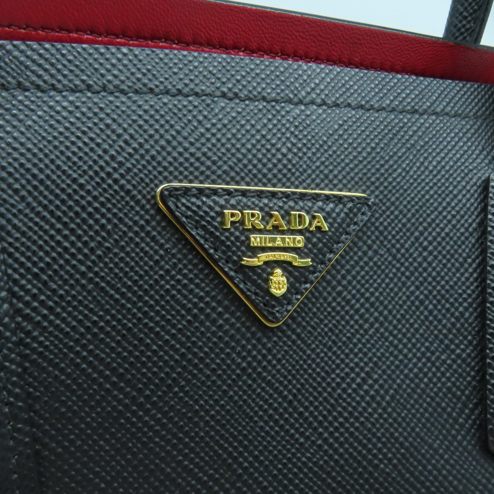 PRADA Saffiano皮革2Way Shoulder Bag金扣手挽肩背兩用袋黑色