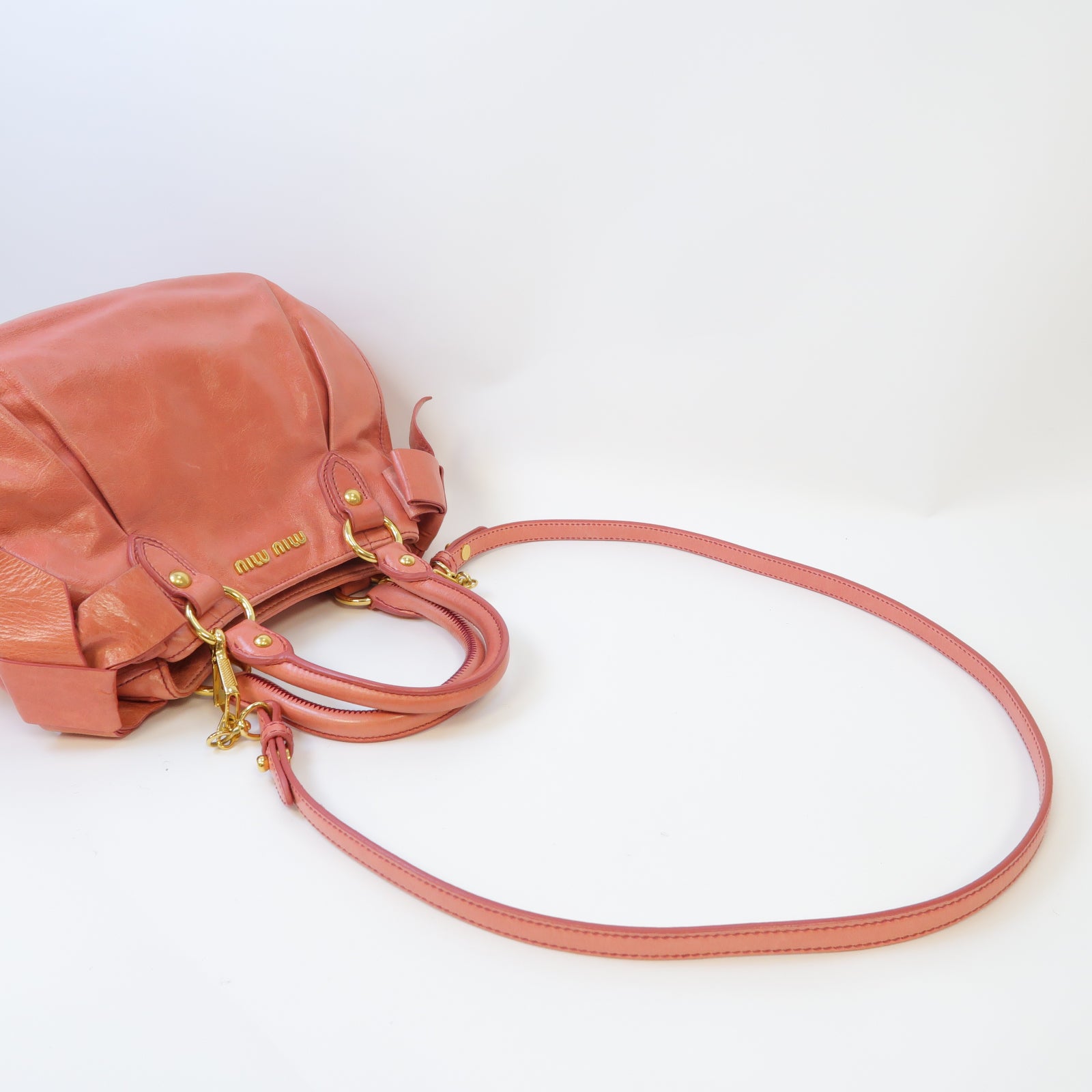 Miu Miu 牛皮皮革2 Way Shoulder金扣手挽肩背兩用袋粉紅色
