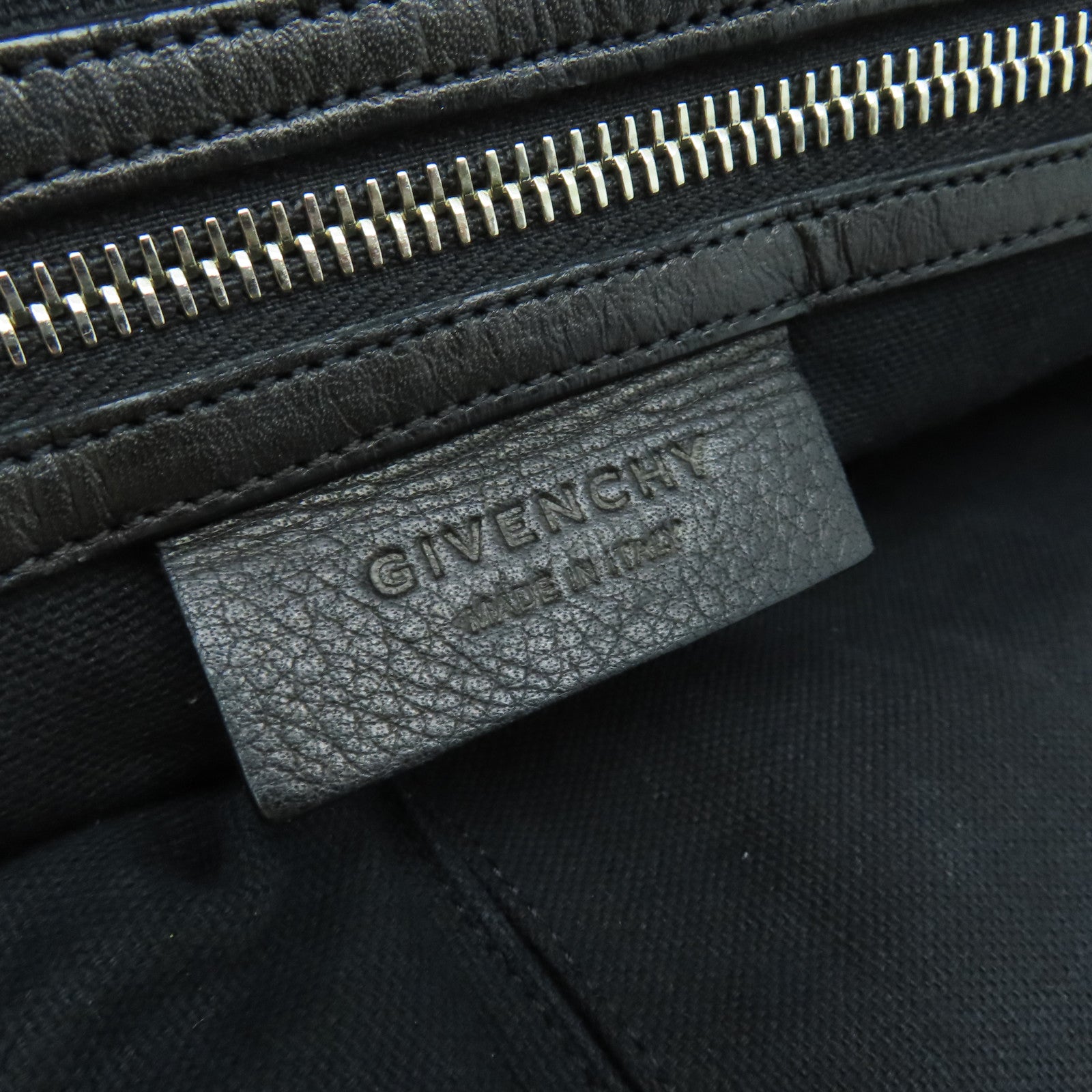 GIVENCHY 牛皮皮革2way Shoulder Bag銀扣手挽肩背兩用袋黑色