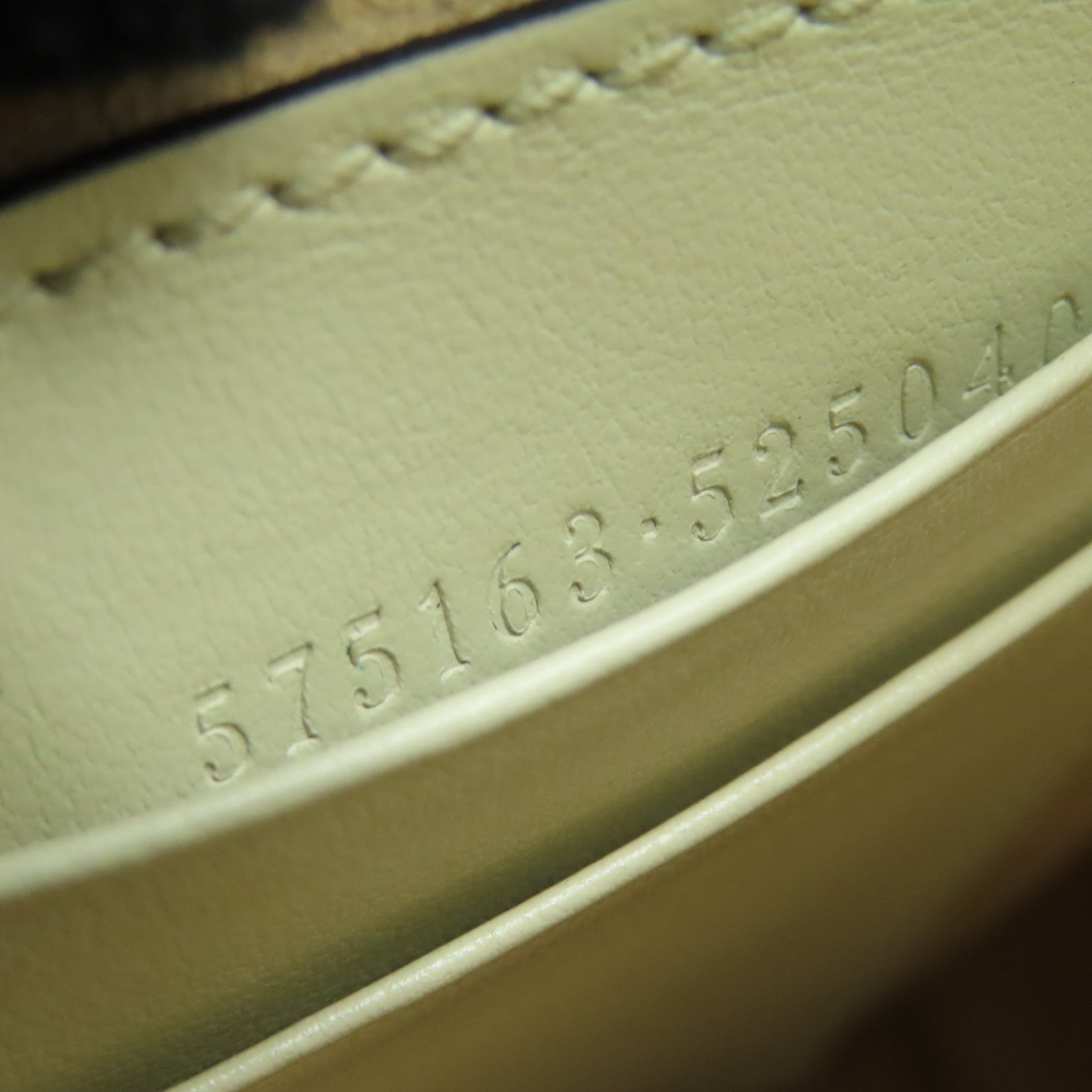 GUCCI 牛皮皮革GG Marmont金扣鏈帶肩背袋白色