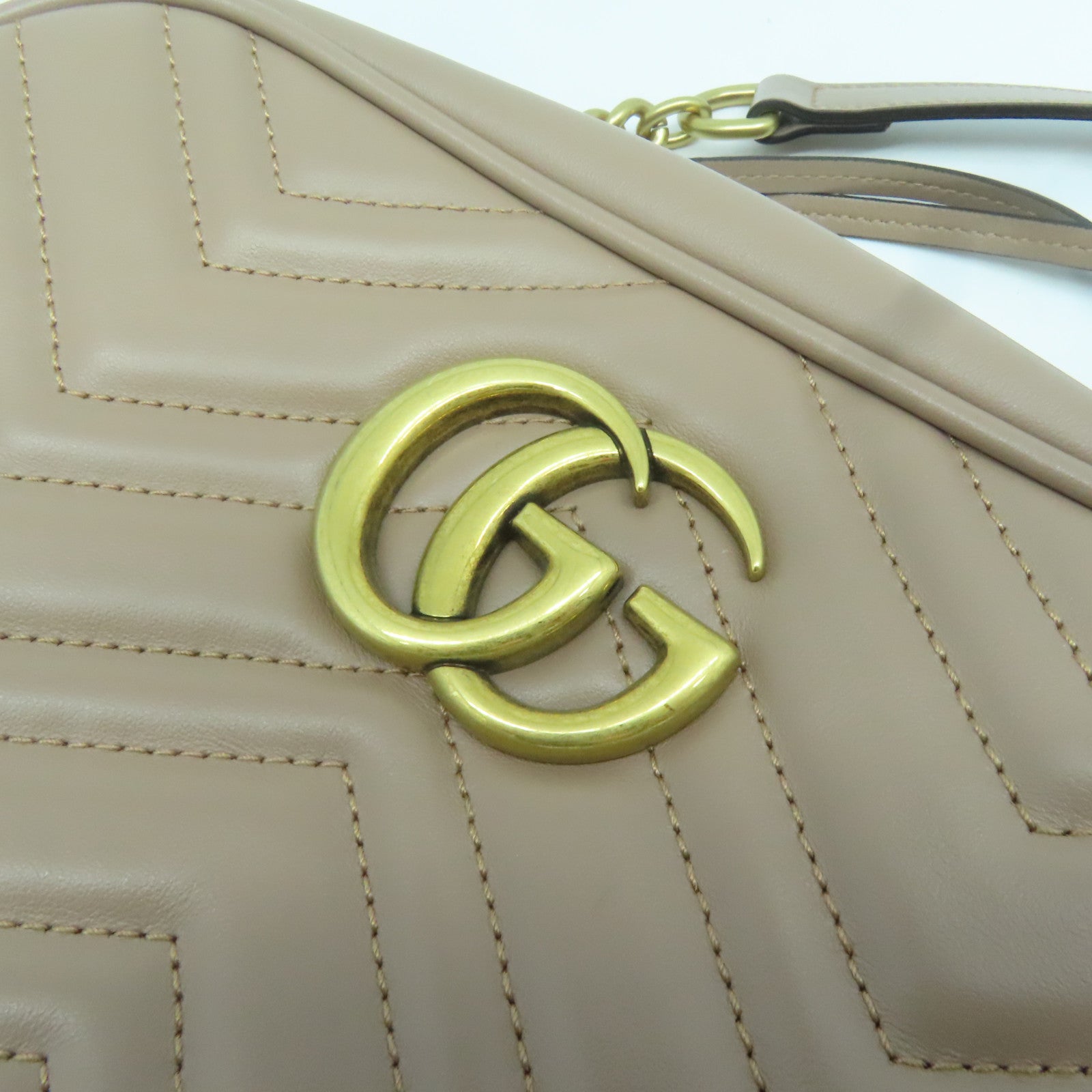 GUCCI 牛皮皮革GG Marmont金扣鏈帶肩背袋啡色