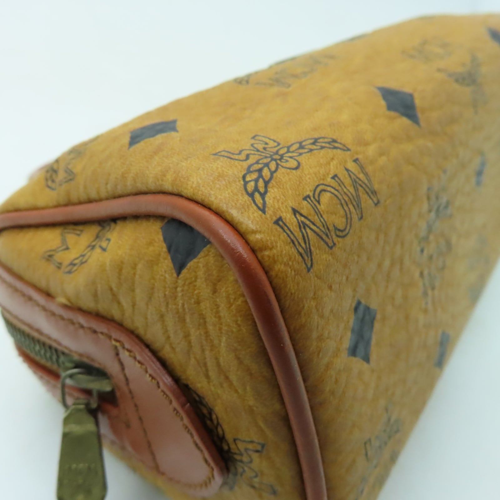 MCM 牛皮皮革Hand Bag金扣手挽袋啡色