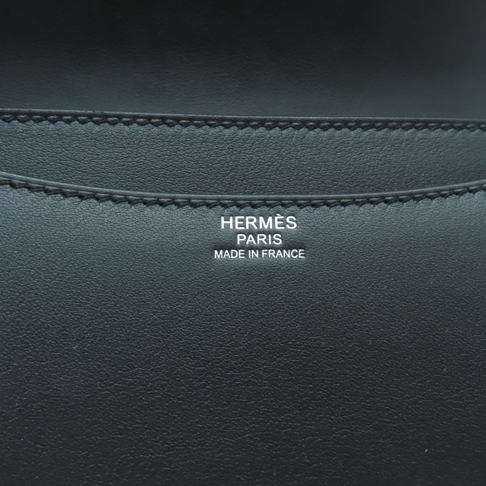 HERMES 【激減優惠】Swift皮革Constance 24銀扣肩背袋黑色