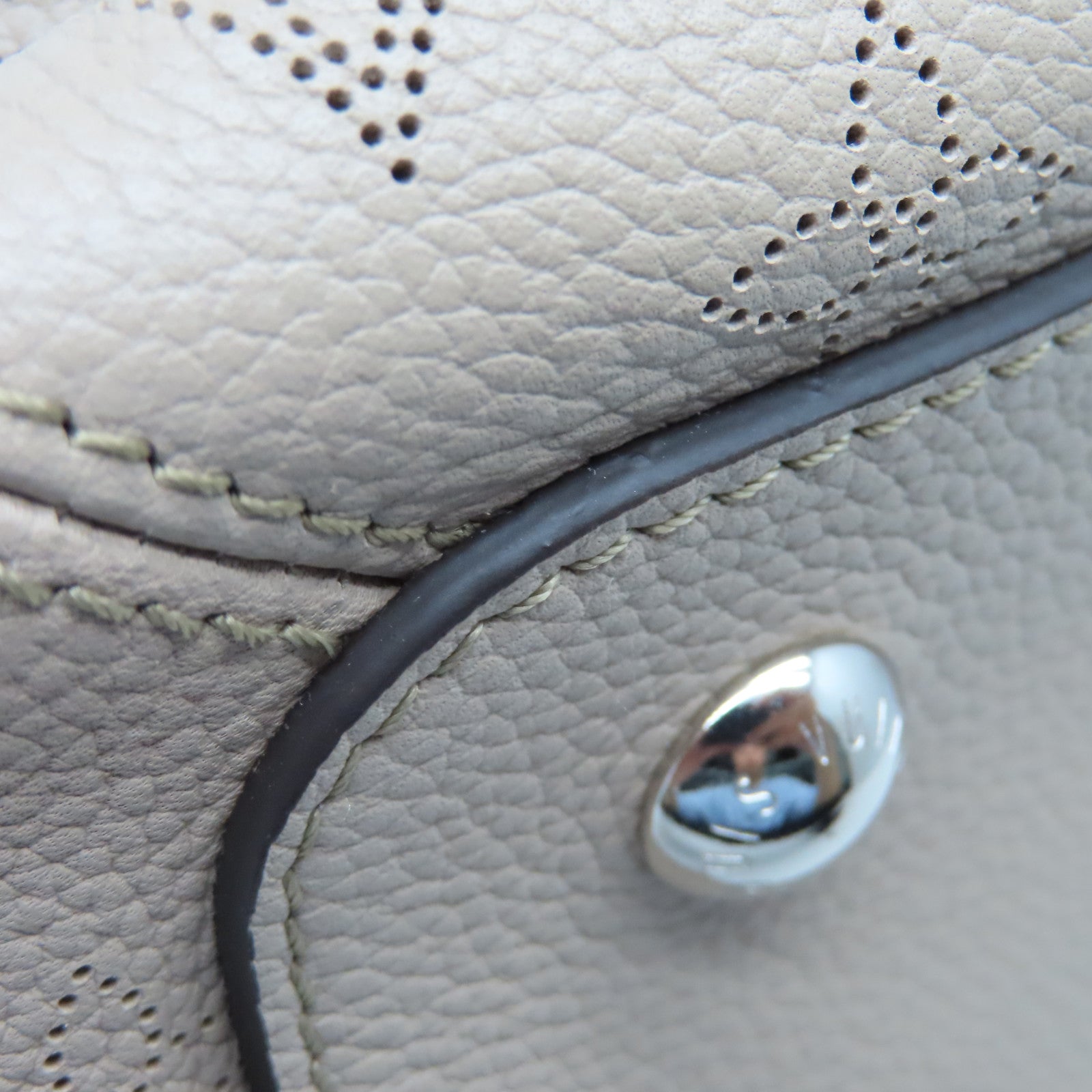 LOUIS VUITTON 牛皮皮革Mahina Asteria银扣手挽肩背袋米色