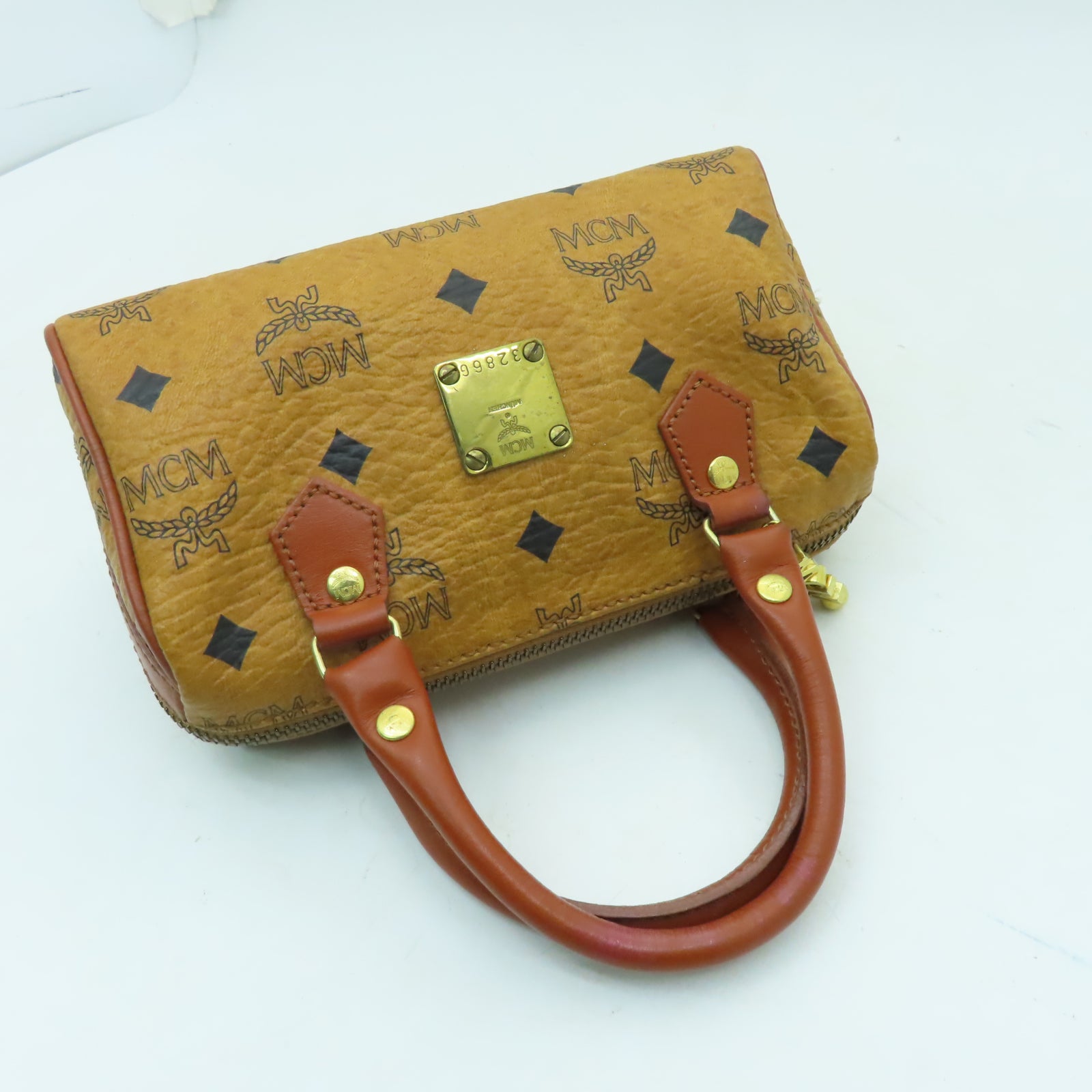MCM 牛皮皮革Hand Bag金扣手挽袋啡色