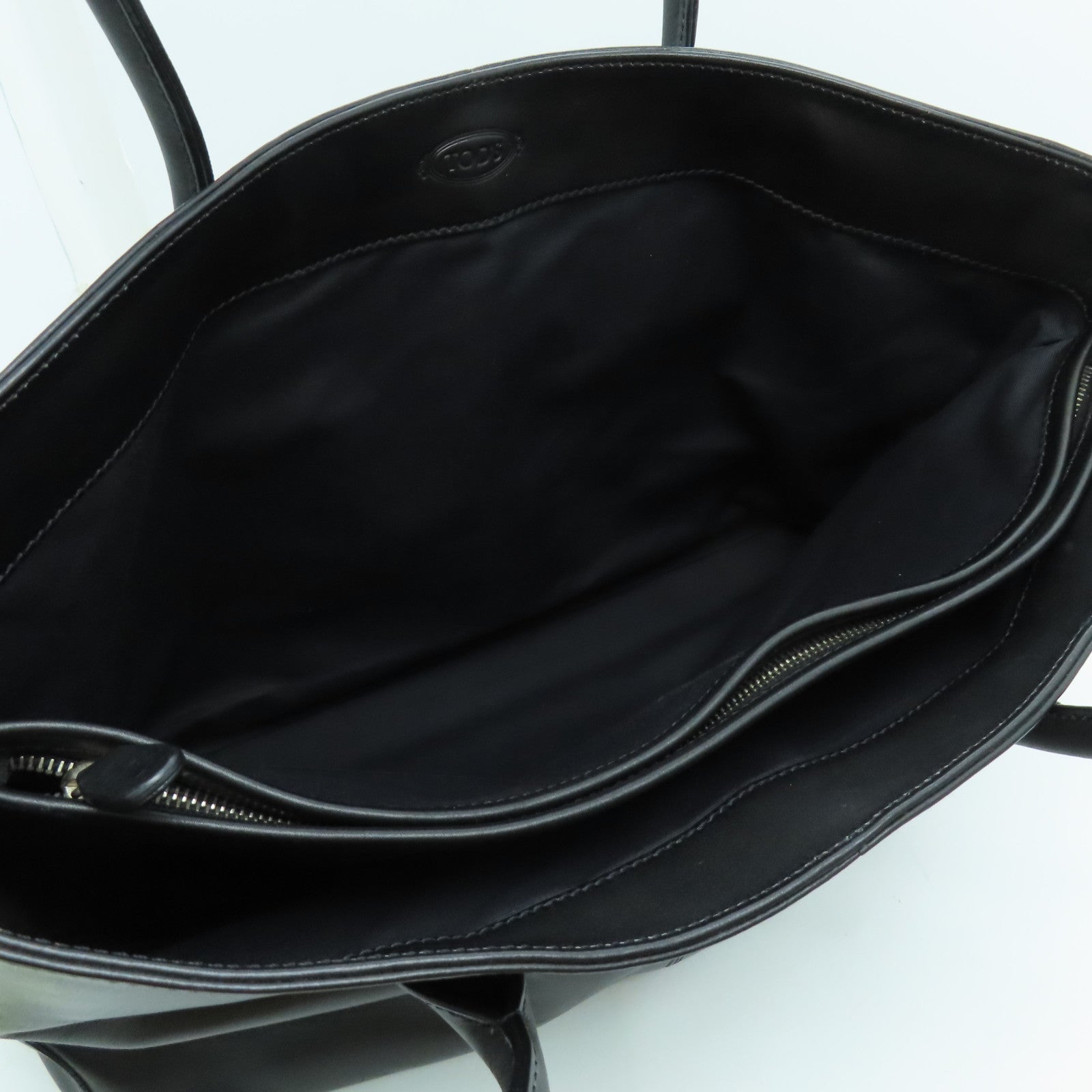 TOD’S 【激減優惠】牛皮皮革Shoulder Bag銀扣肩背袋黑色