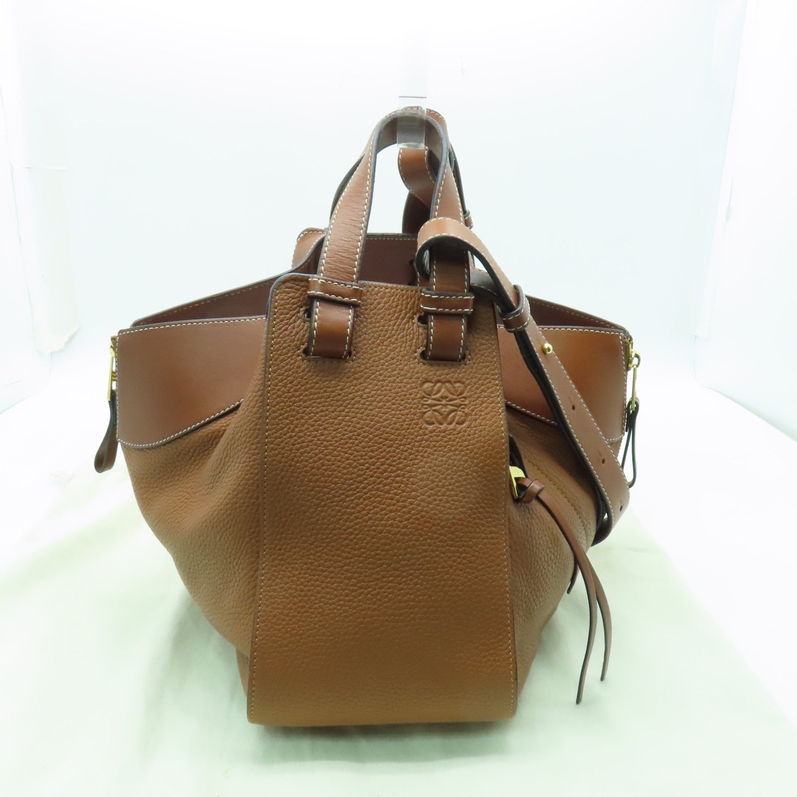 LOEWE 牛皮皮革Hammock金扣手挽肩背兩用袋棕色