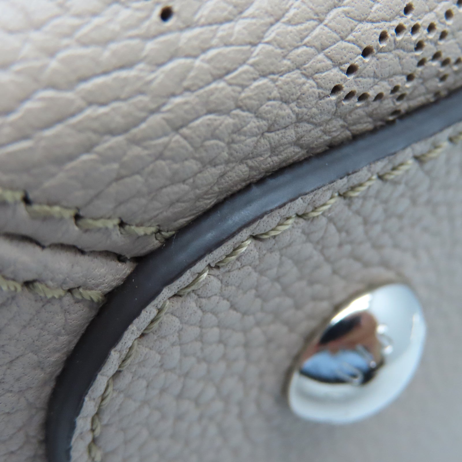 LOUIS VUITTON 牛皮皮革Mahina Asteria银扣手挽肩背袋米色