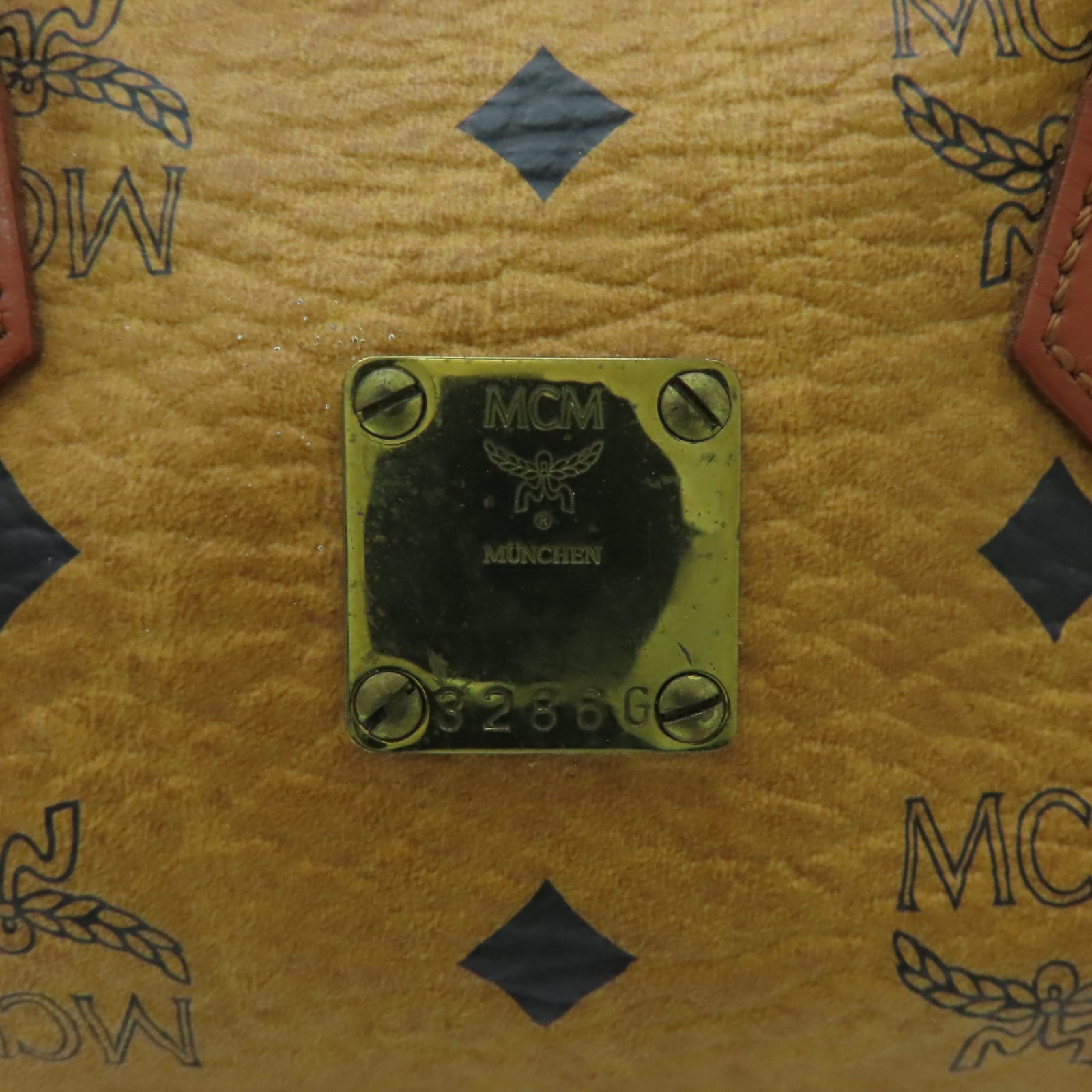 MCM 牛皮皮革Hand Bag金扣手挽袋啡色
