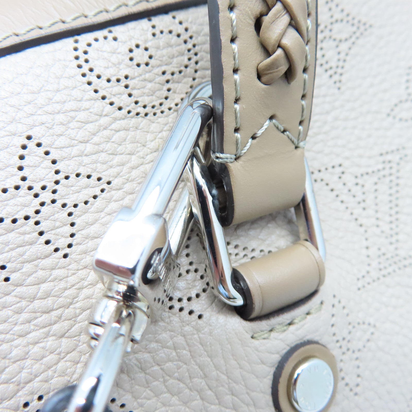 LOUIS VUITTON 牛皮皮革Mahina Asteria银扣手挽肩背袋米色