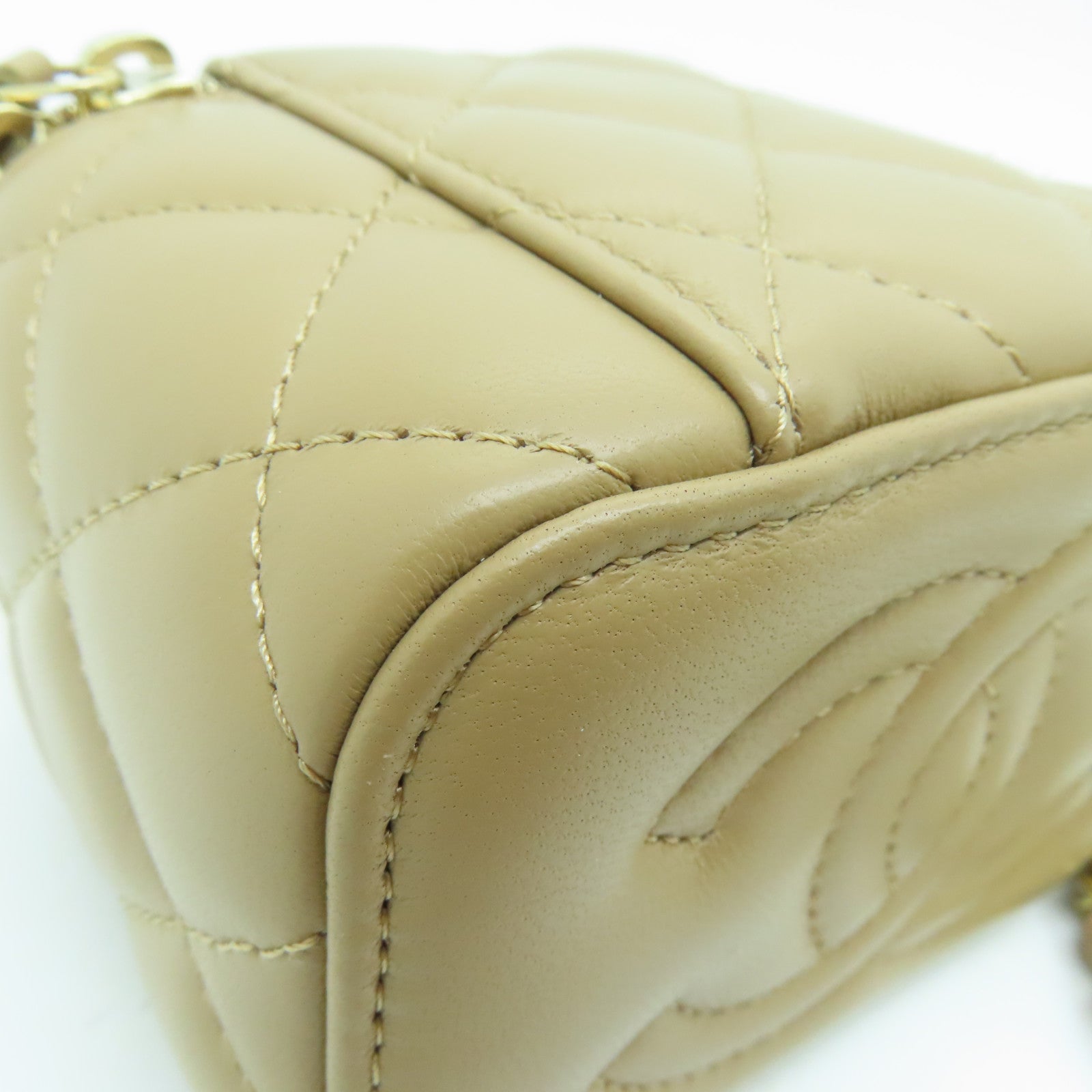 CHANEL 菱格牛皮皮革Chain Shoulder金扣鏈帶肩背袋駝色