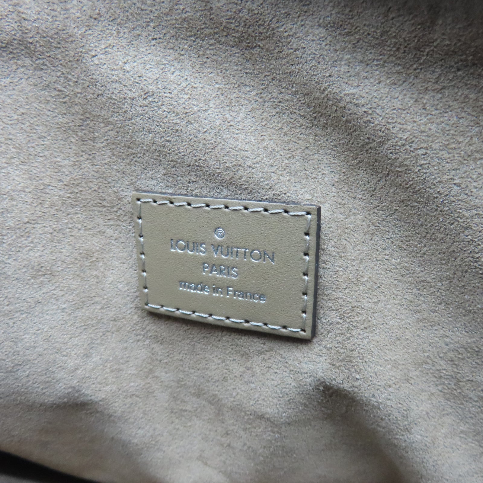 LOUIS VUITTON 牛皮皮革Mahina Asteria银扣手挽肩背袋米色