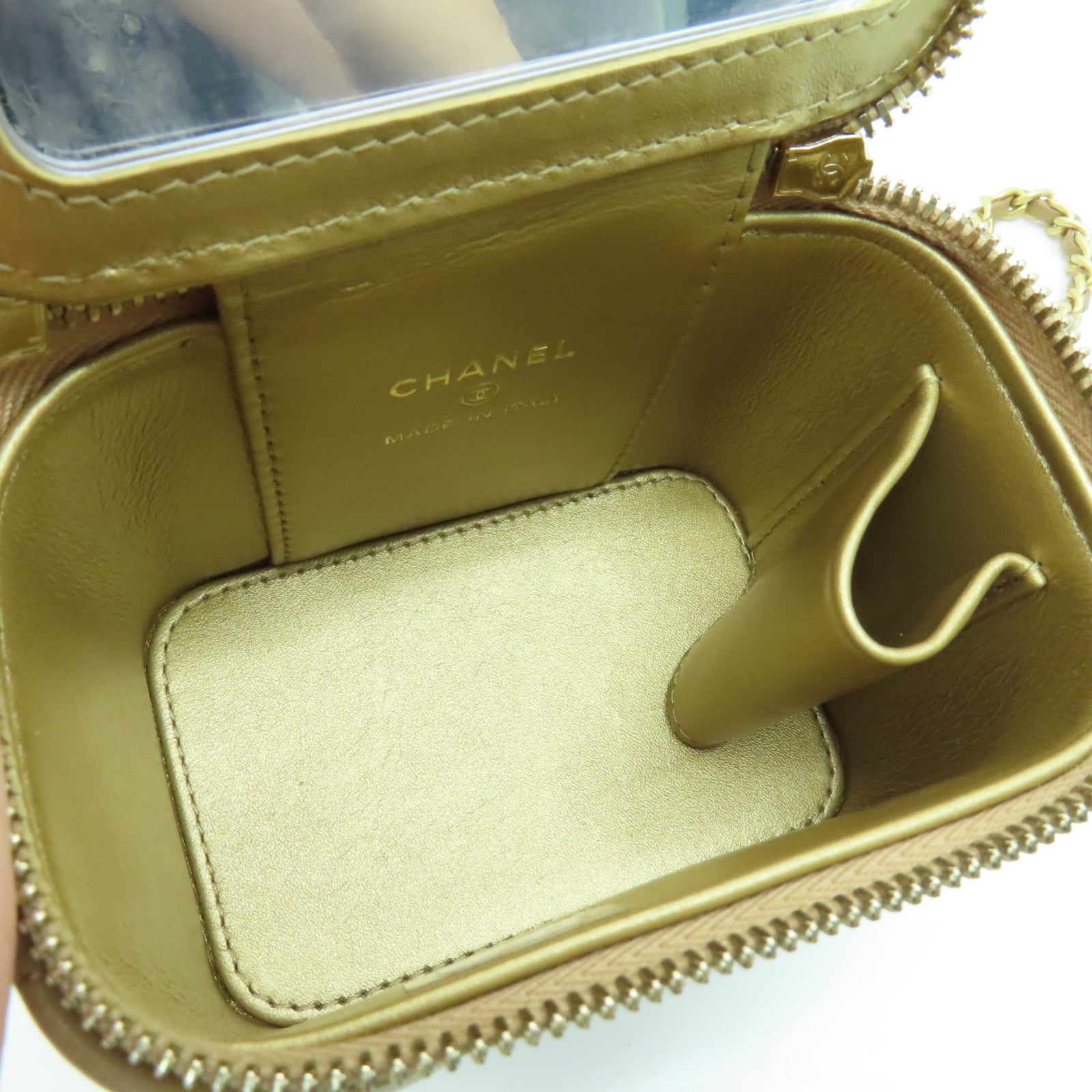 CHANEL 菱格牛皮皮革Chain Shoulder金扣鏈帶肩背袋駝色