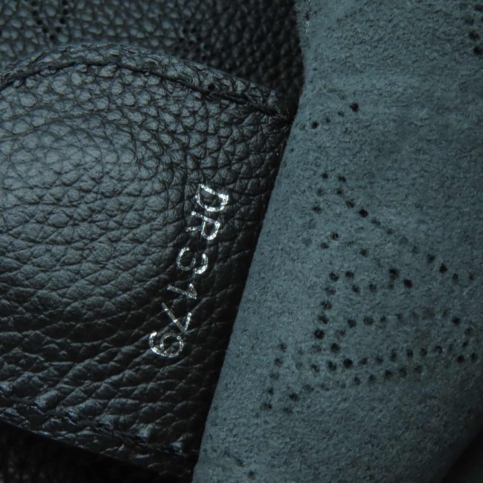 LOUIS VUITTON Monogram Mahina Hina MM銀扣肩背袋Noir黑色