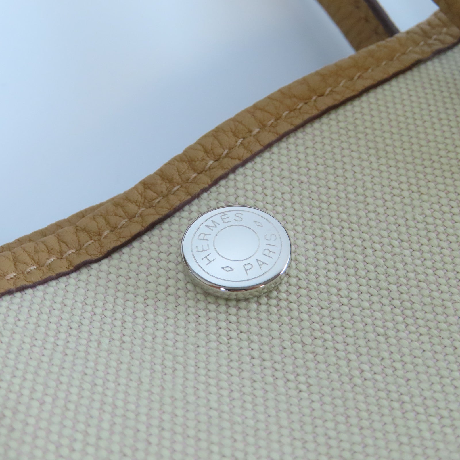 HERMES 皮革/帆布Garden Party TPM銀扣手挽袋Beige De Weimar奶茶色/Beton冰川白色