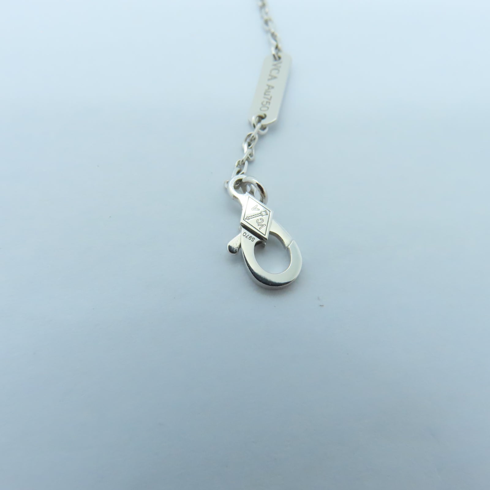 Van Cleef & Arpels 18K白金Vintage Alhambra 0.48ct鑽石項鍊銀色