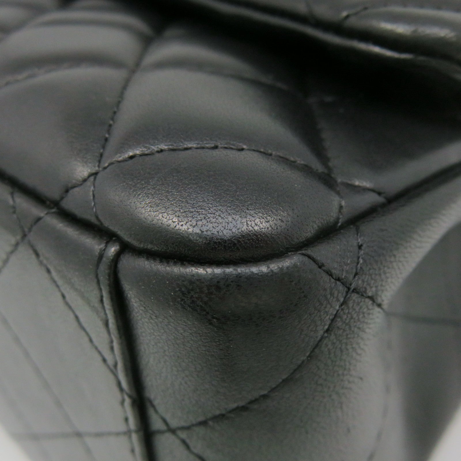CHANEL 菱格羊皮皮革Jumbo Shoulder Bag银扣链带肩背袋黑色