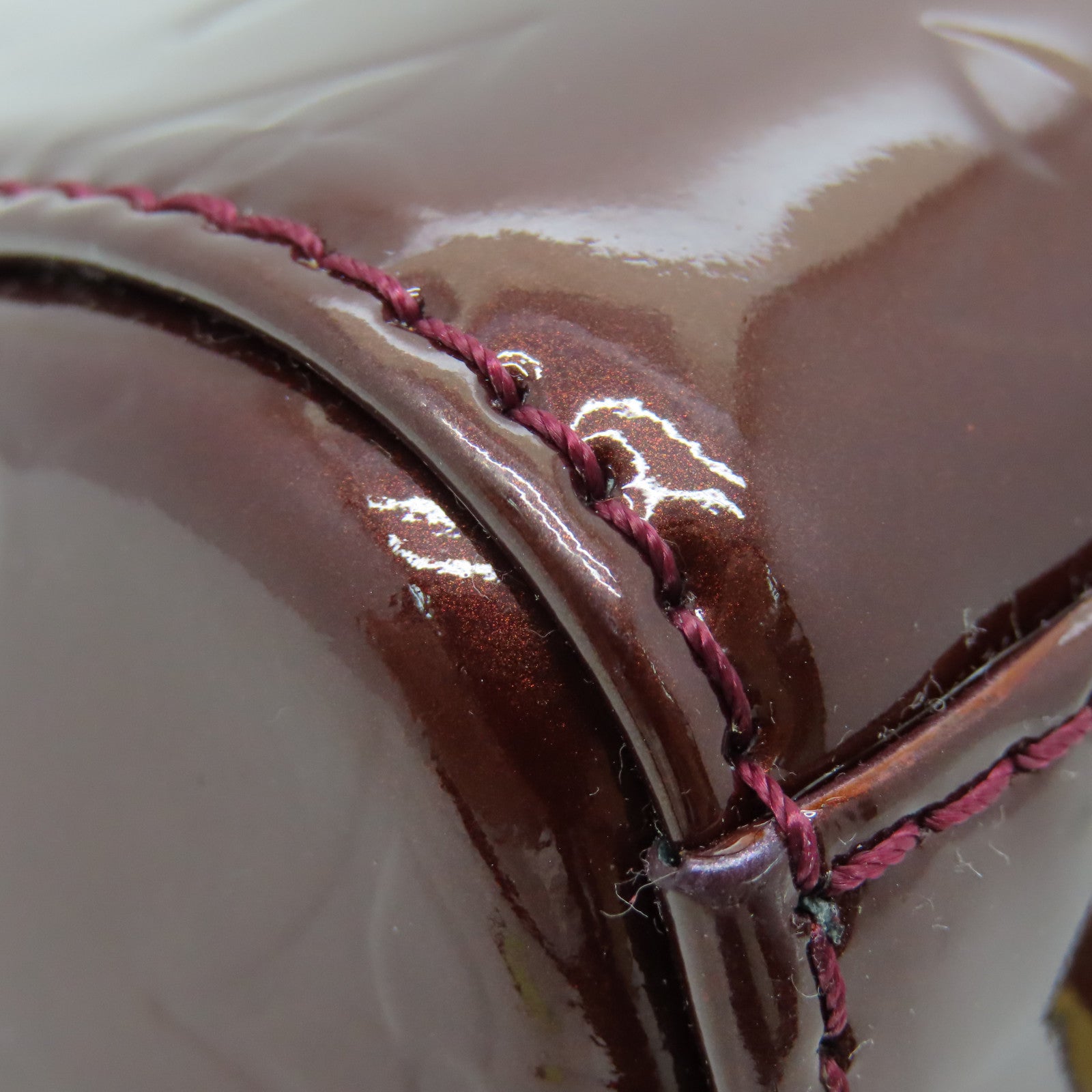 LOUIS VUITTON Vernis Brera MM金扣手挽袋酒红色