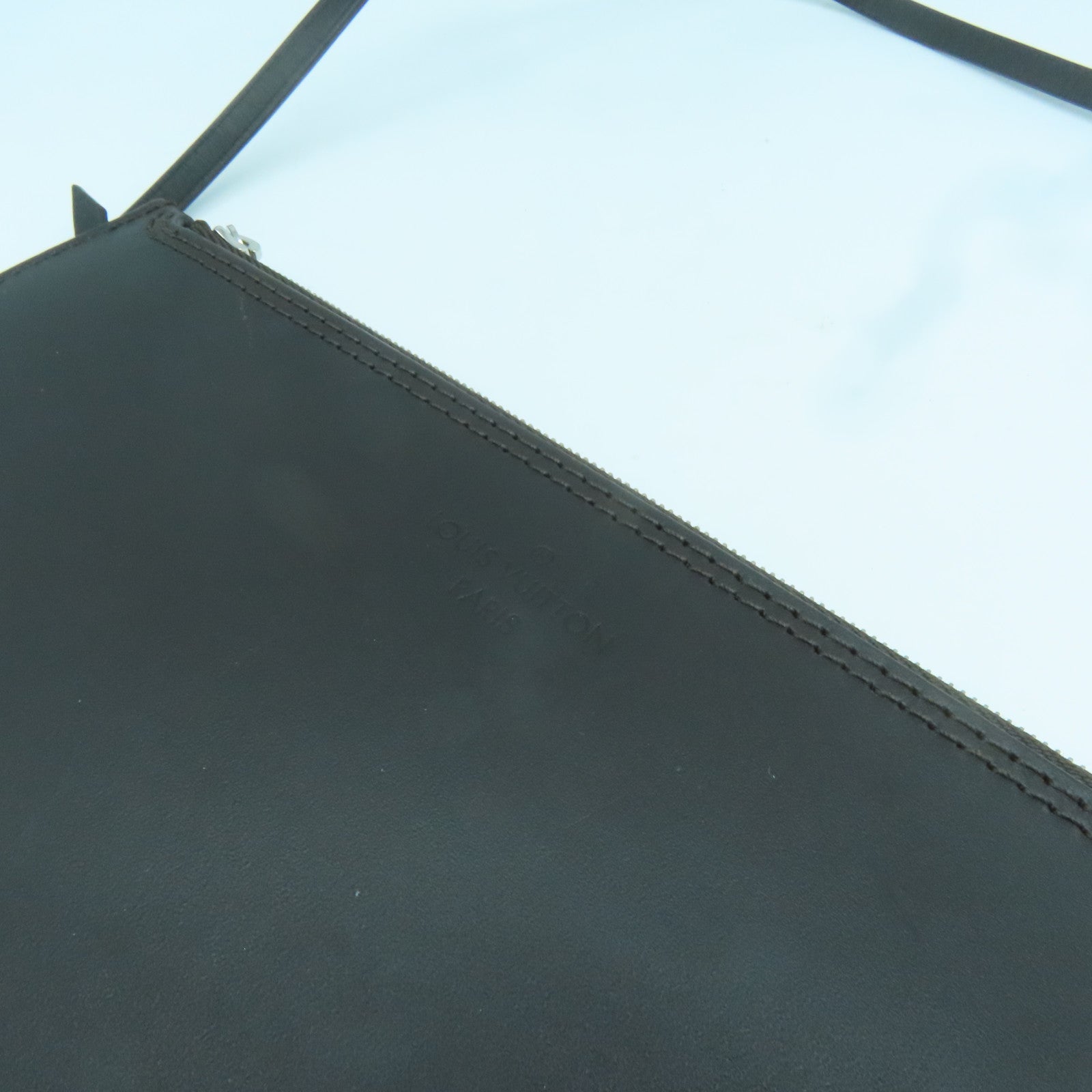 LOUIS VUITTON Monogram Mahina Hina MM銀扣肩背袋Noir黑色