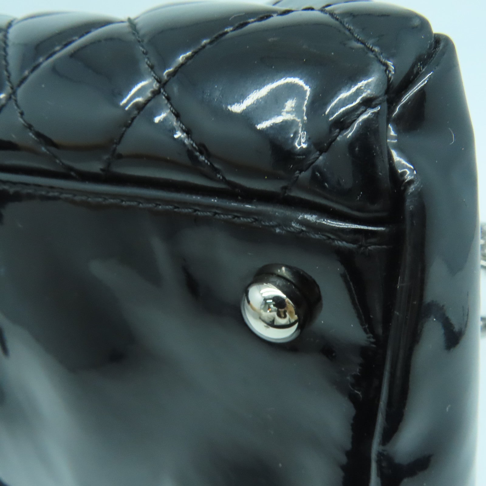 CHANEL 菱格漆皮皮革Chain Shoulder银扣肩背袋黑色