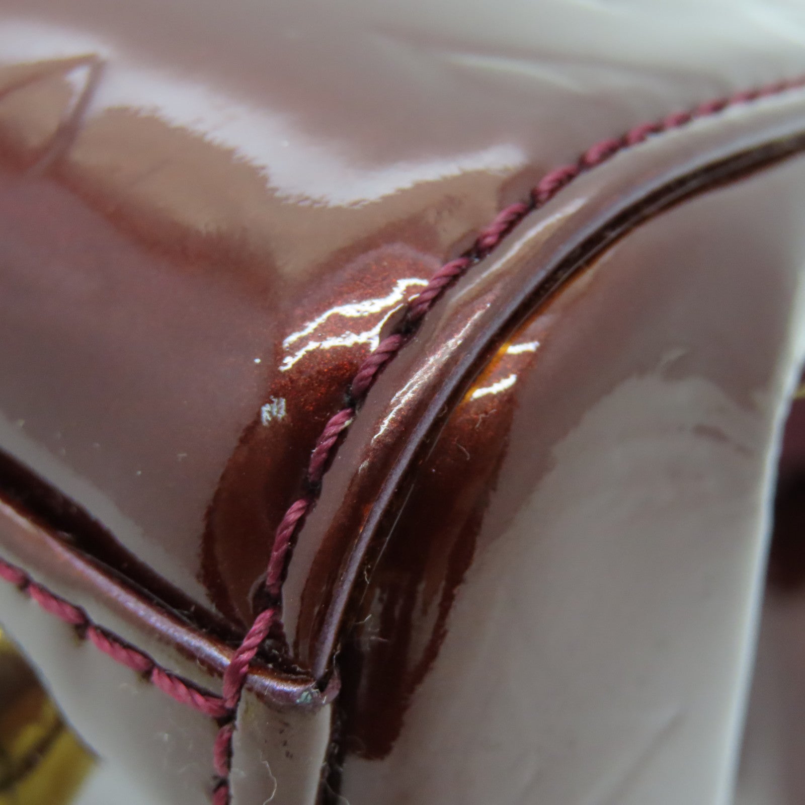 LOUIS VUITTON Vernis Brera MM金扣手挽袋酒红色