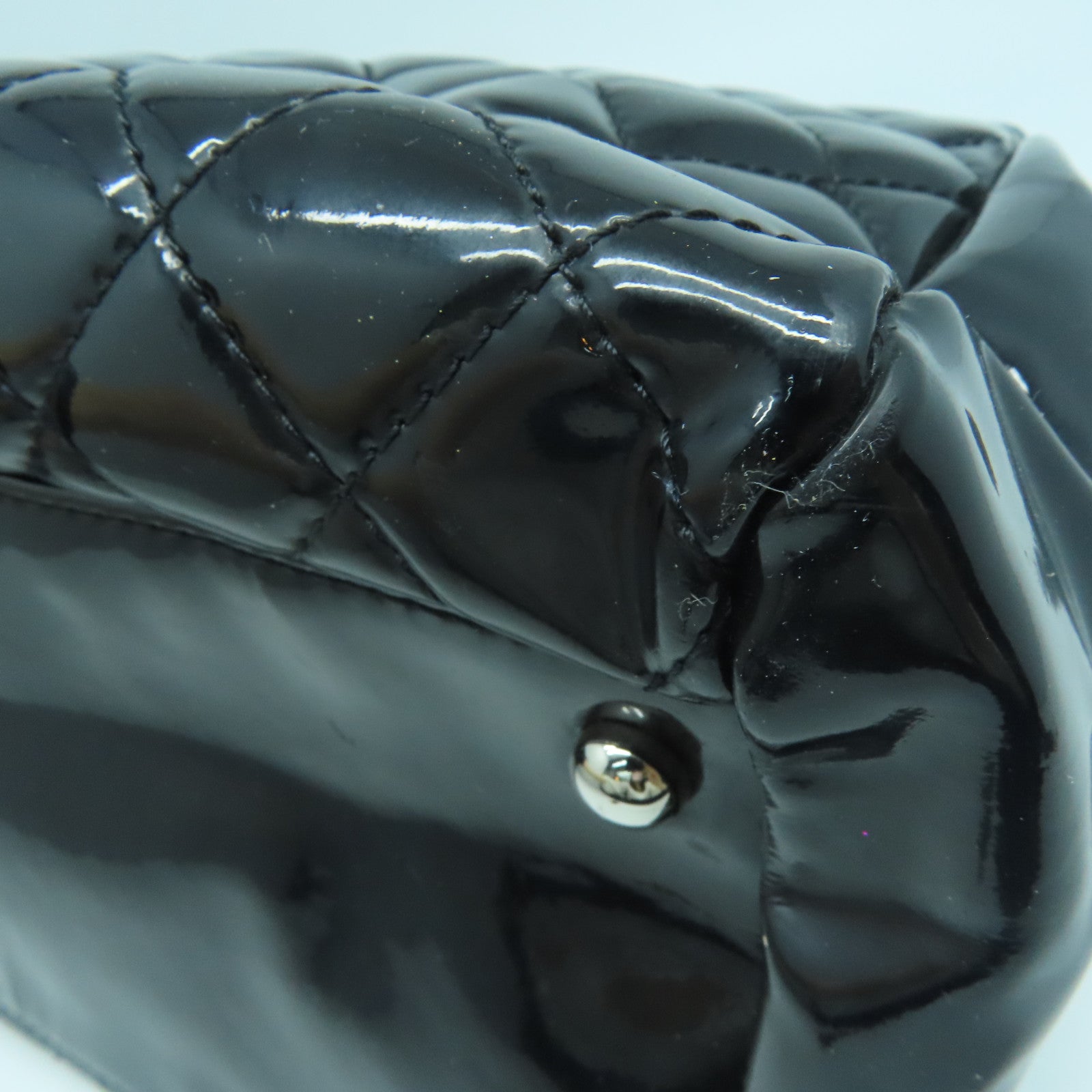 CHANEL 菱格漆皮皮革Chain Shoulder银扣肩背袋黑色