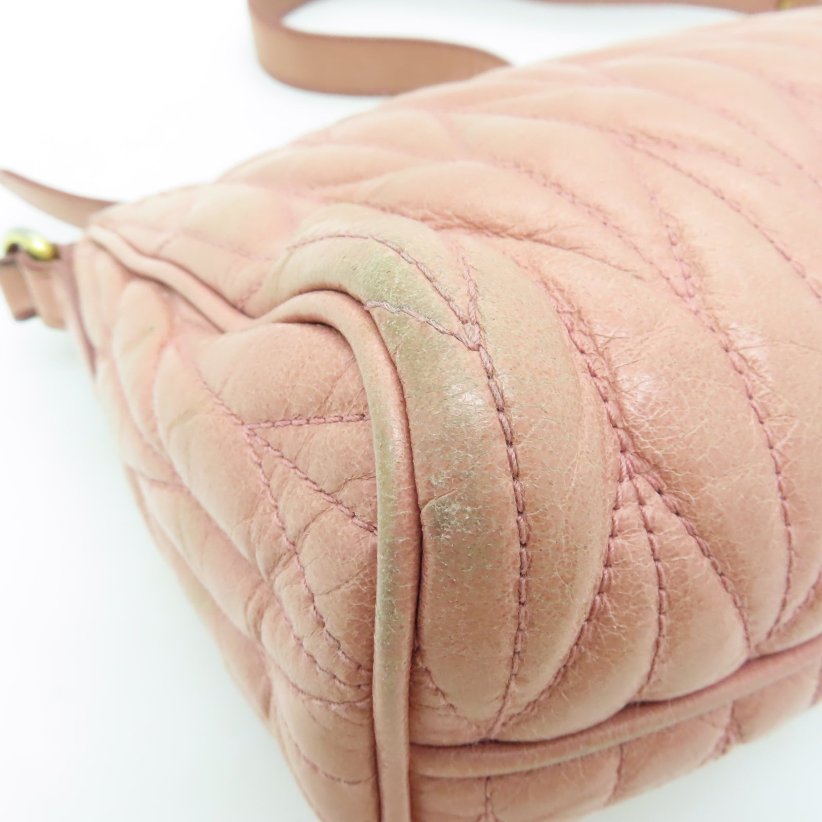 Miu Miu 牛皮皮革Shoulder Bag金扣肩背袋淺粉紅色