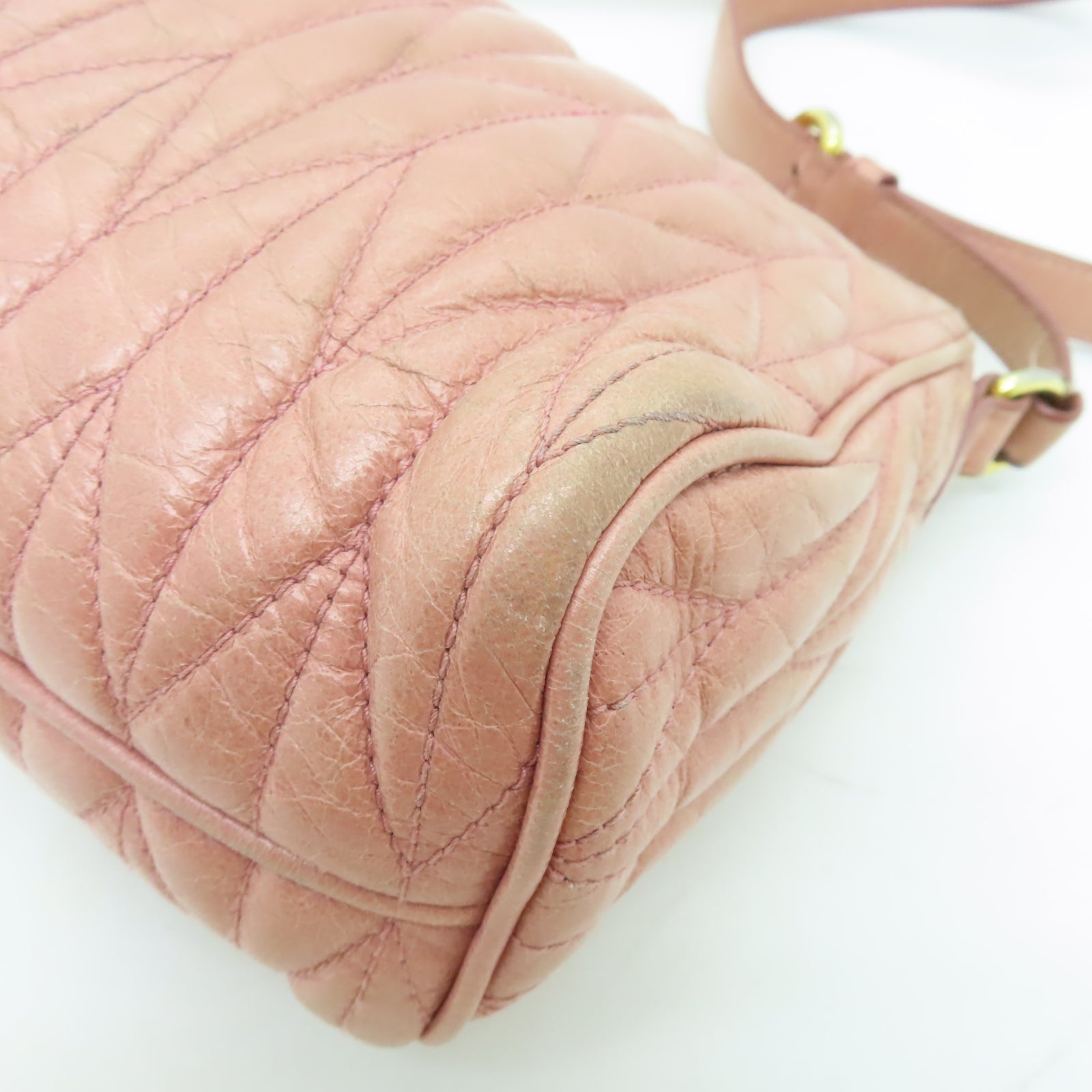 Miu Miu 牛皮皮革Shoulder Bag金扣肩背袋淺粉紅色