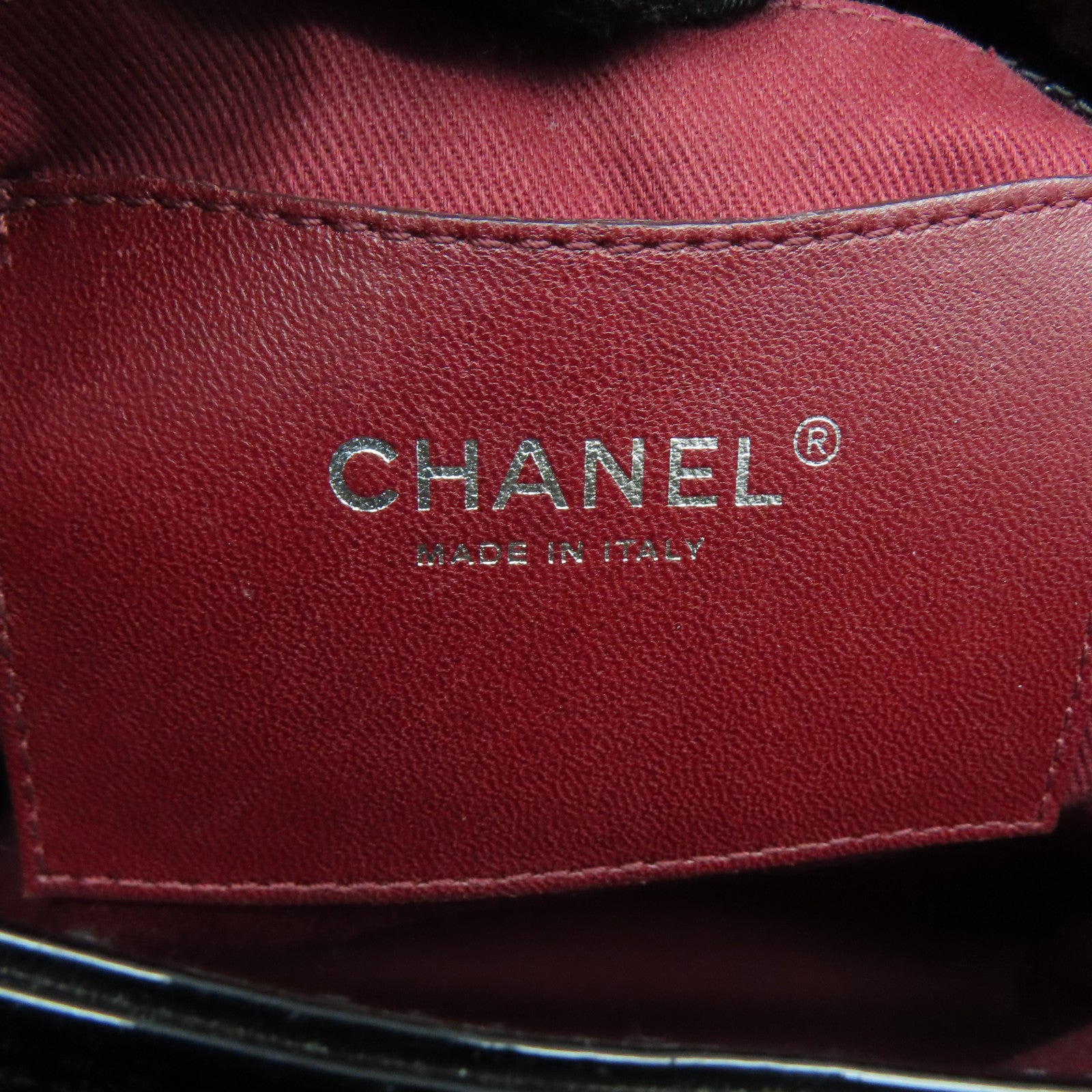 CHANEL 菱格漆皮皮革Chain Shoulder银扣肩背袋黑色