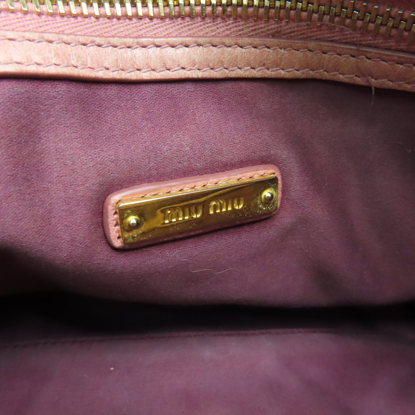 Miu Miu 牛皮皮革Shoulder Bag金扣肩背袋淺粉紅色