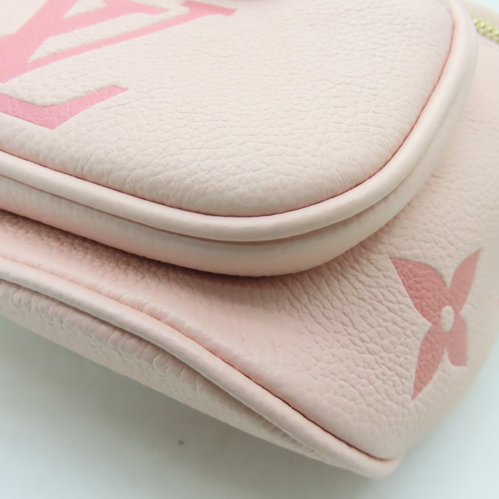 LOUIS VUITTON Monogram Empreinte Mini Bumbag金扣腰包粉紅色